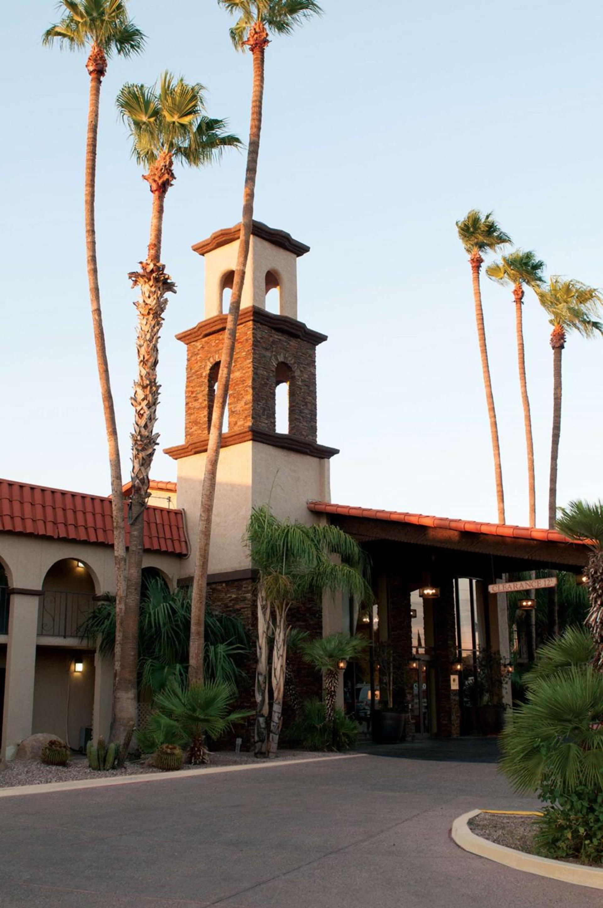 DoubleTree Suites by Hilton Tucson-Williams Center photo 2