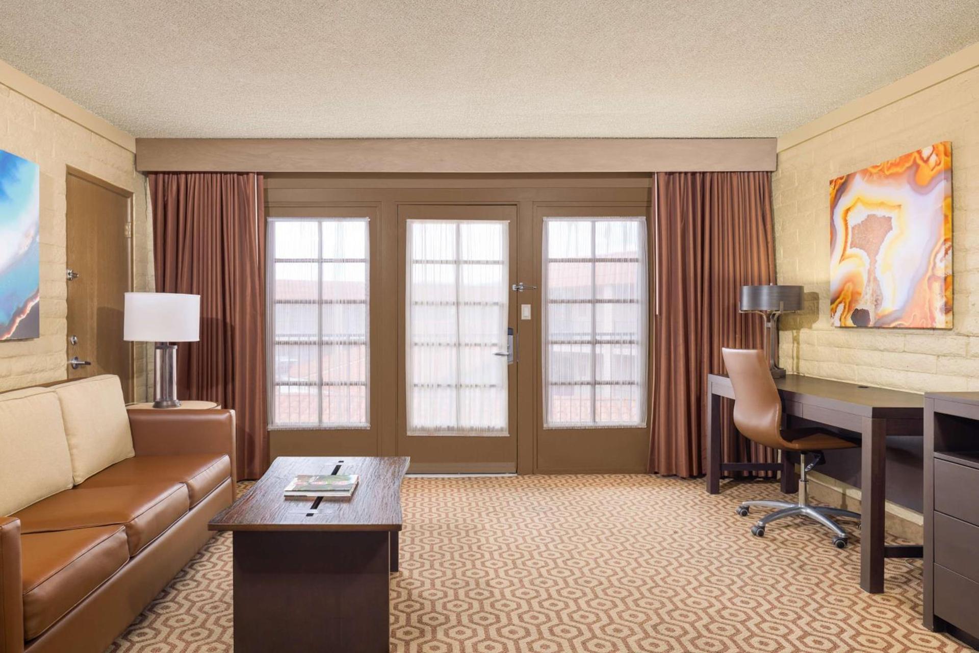 DoubleTree Suites by Hilton Tucson-Williams Center photo 47
