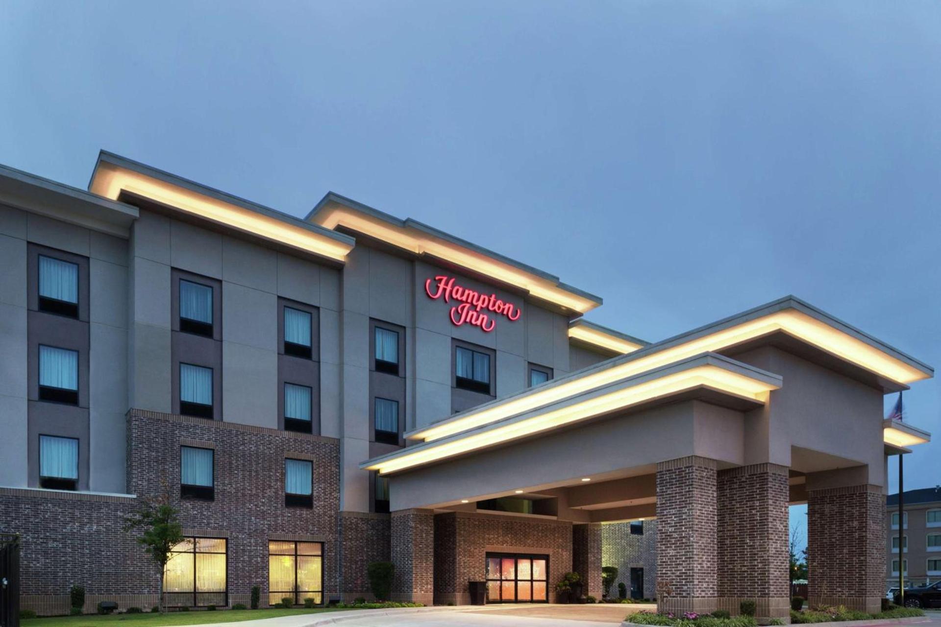 Hampton Inn Texarkana photo 2