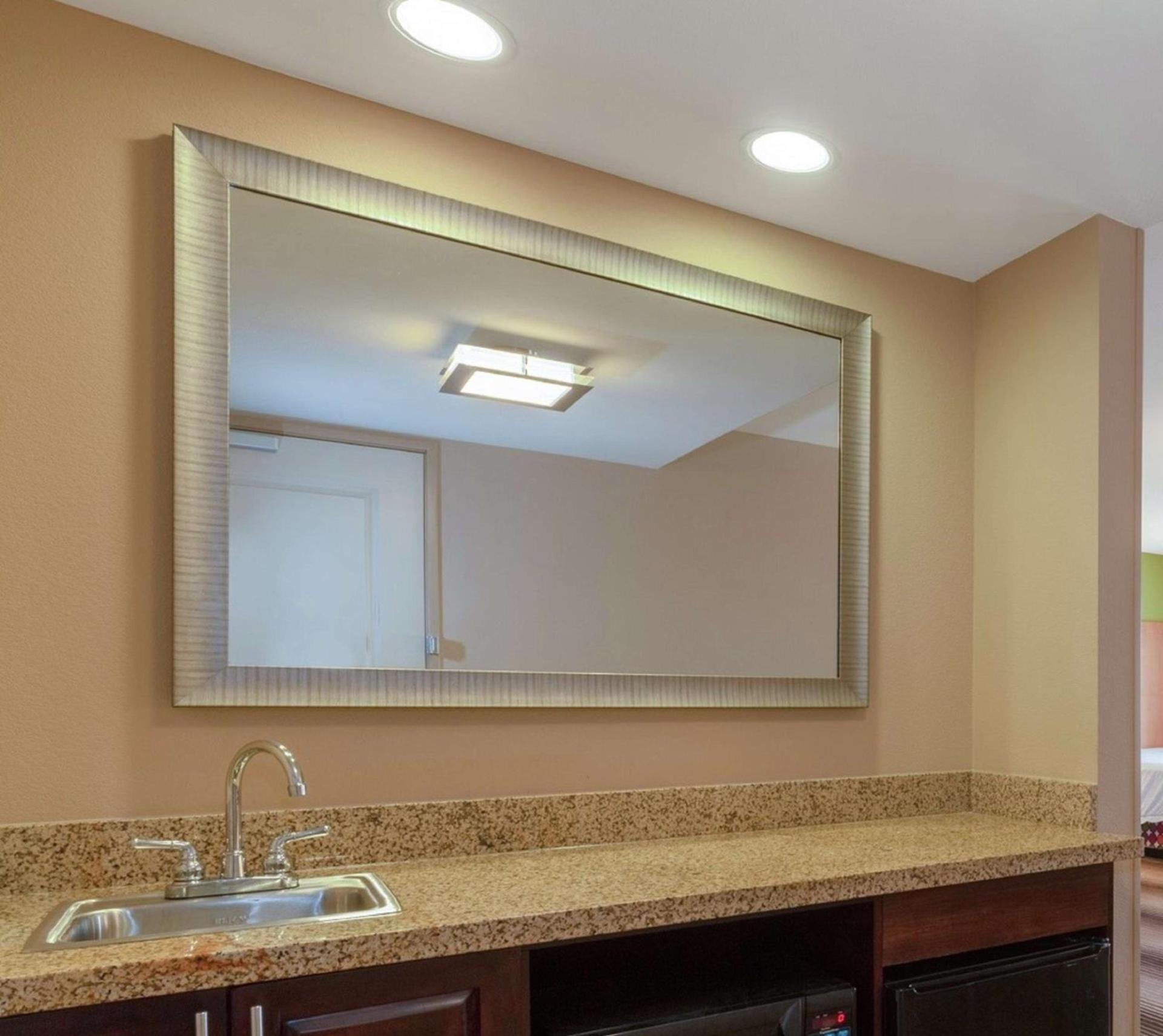 Hampton Inn Texarkana photo 23