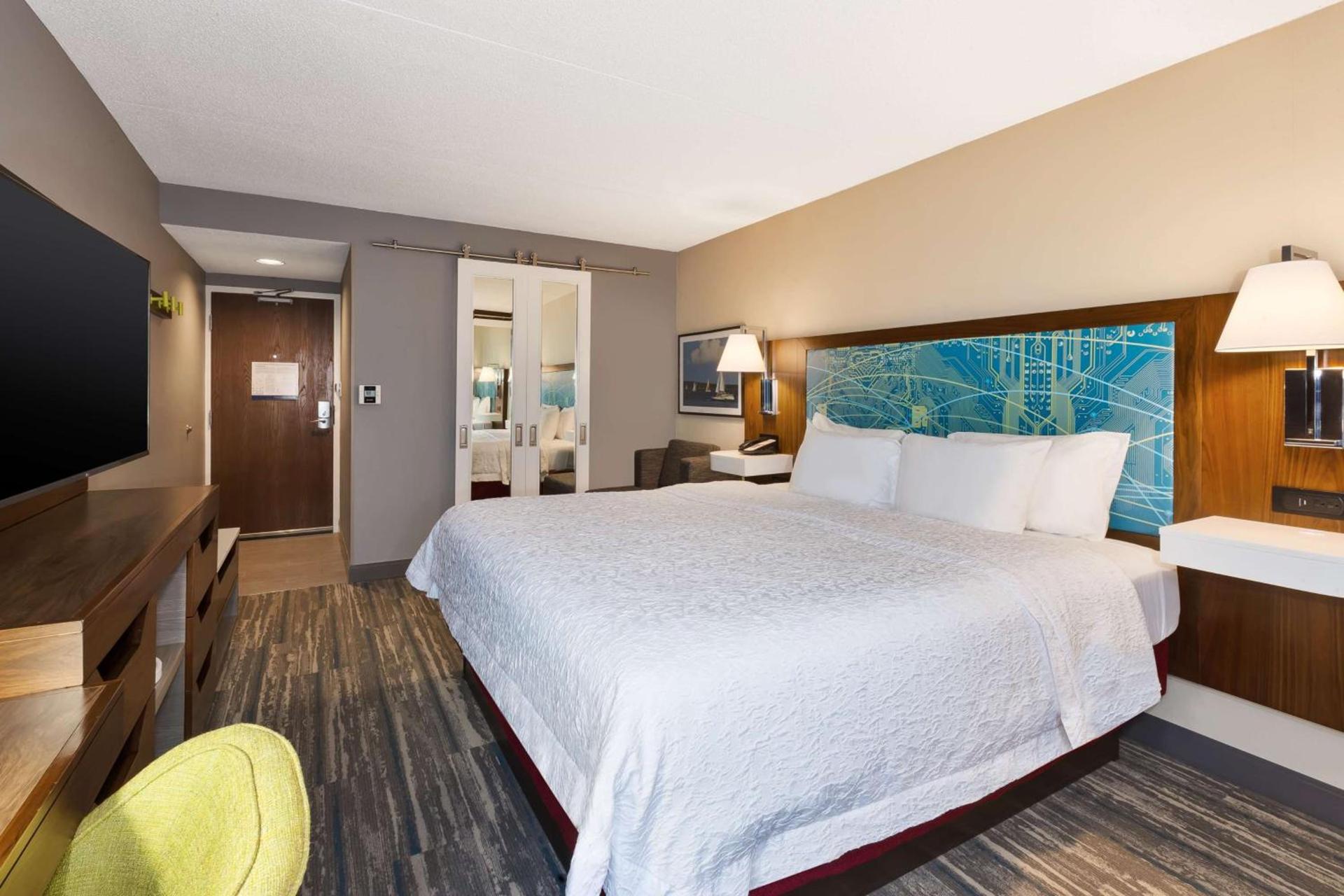 Hampton Inn Traverse City photo 17