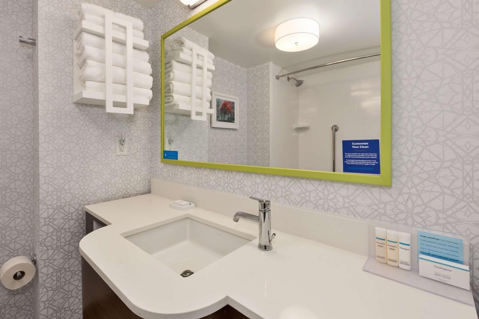 Hampton Inn Traverse City photo 20