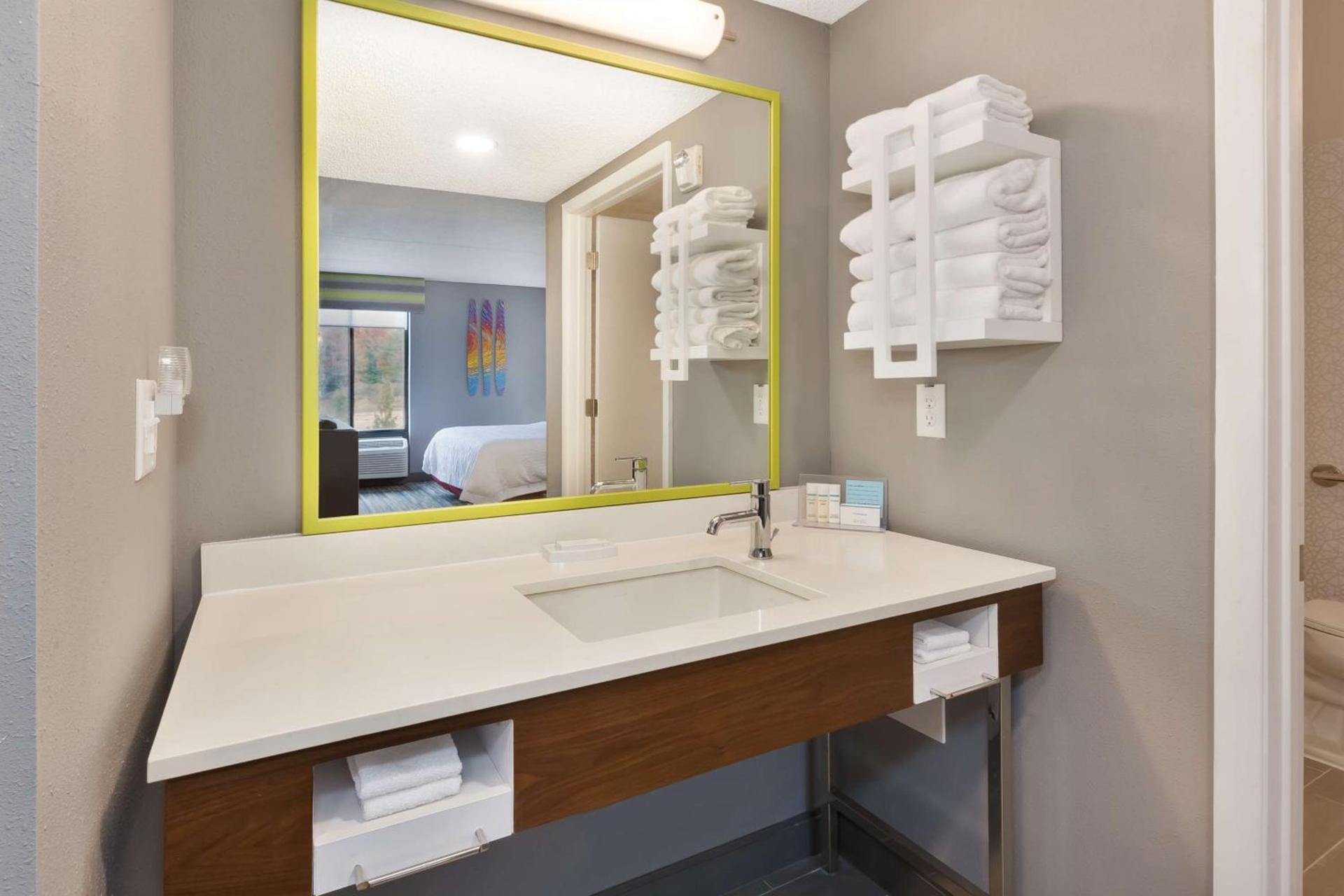 Hampton Inn Traverse City photo 27