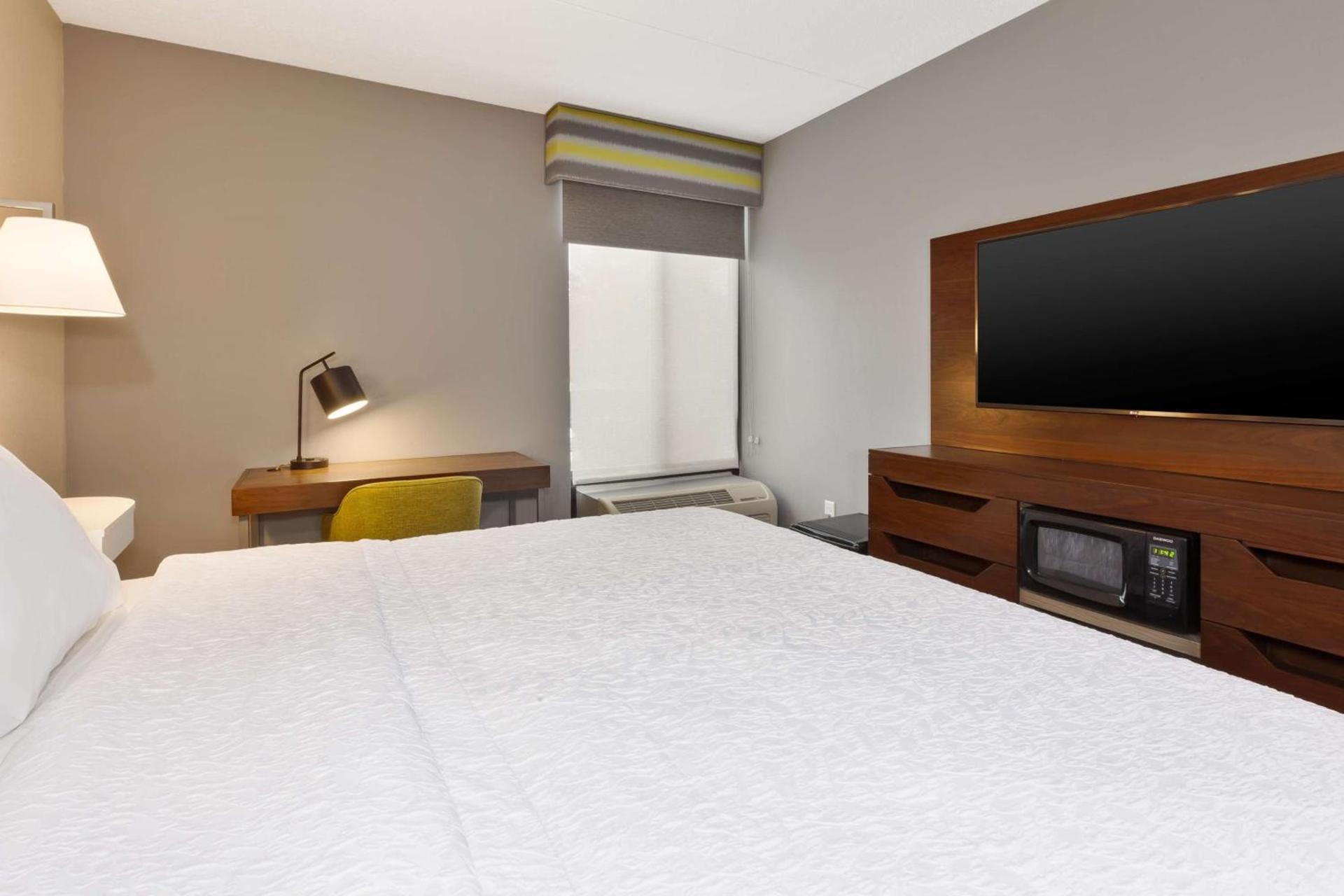 Hampton Inn Traverse City photo 30