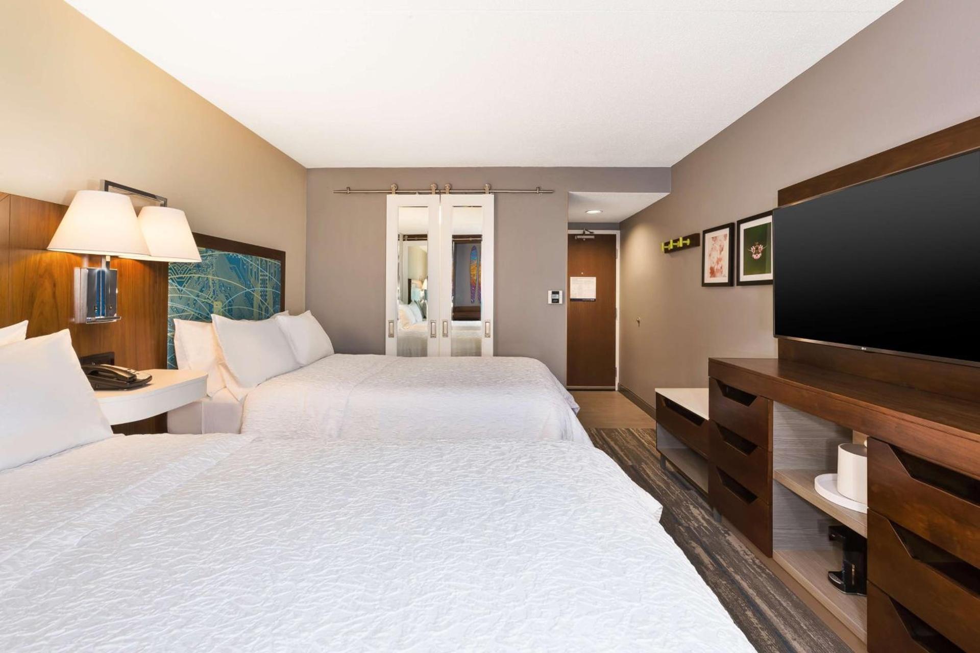Hampton Inn Traverse City photo 33