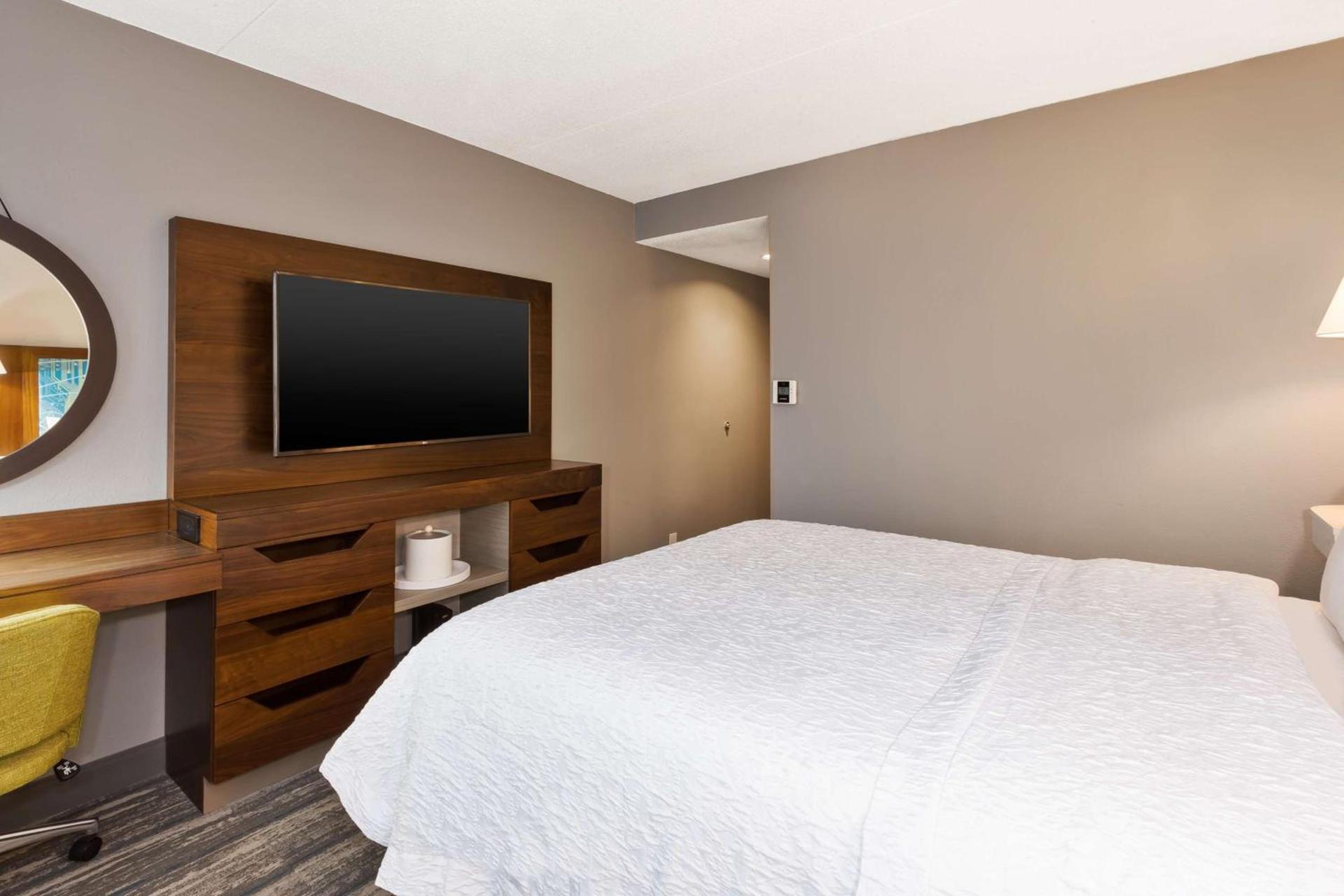 Hampton Inn Traverse City photo 35