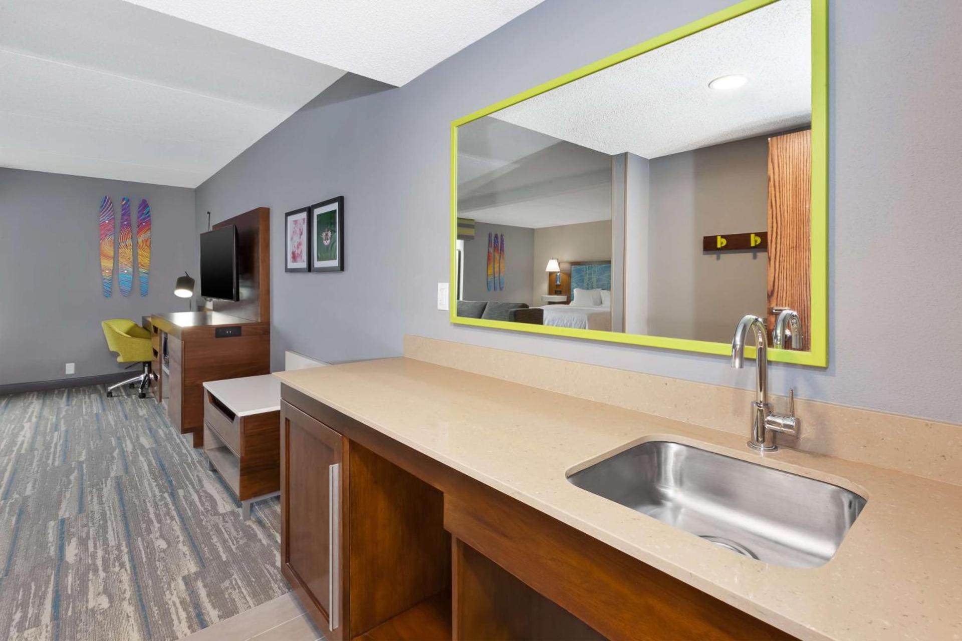 Hampton Inn Traverse City photo 32