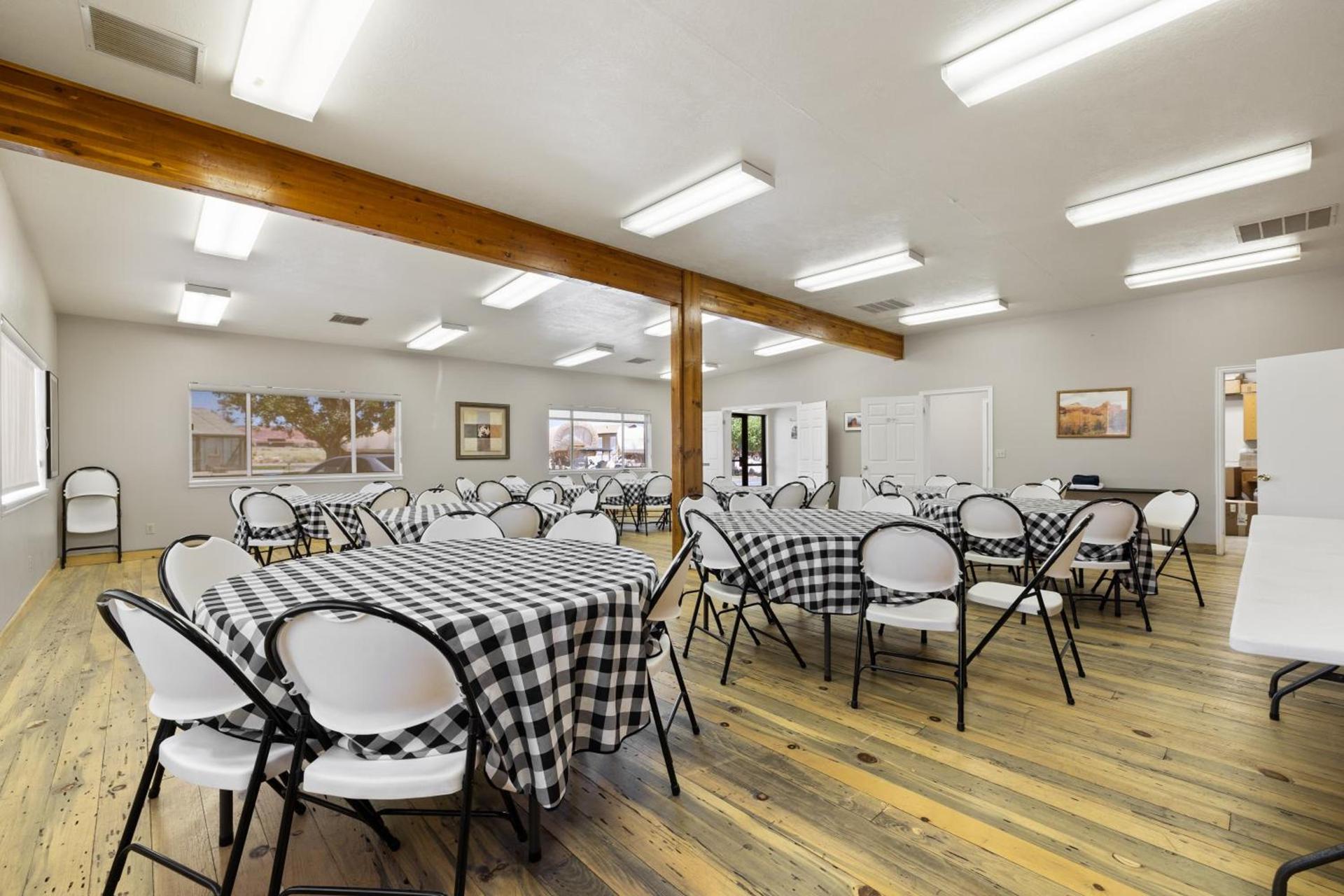 Broken Spur Inn & Steakhouse photo 29