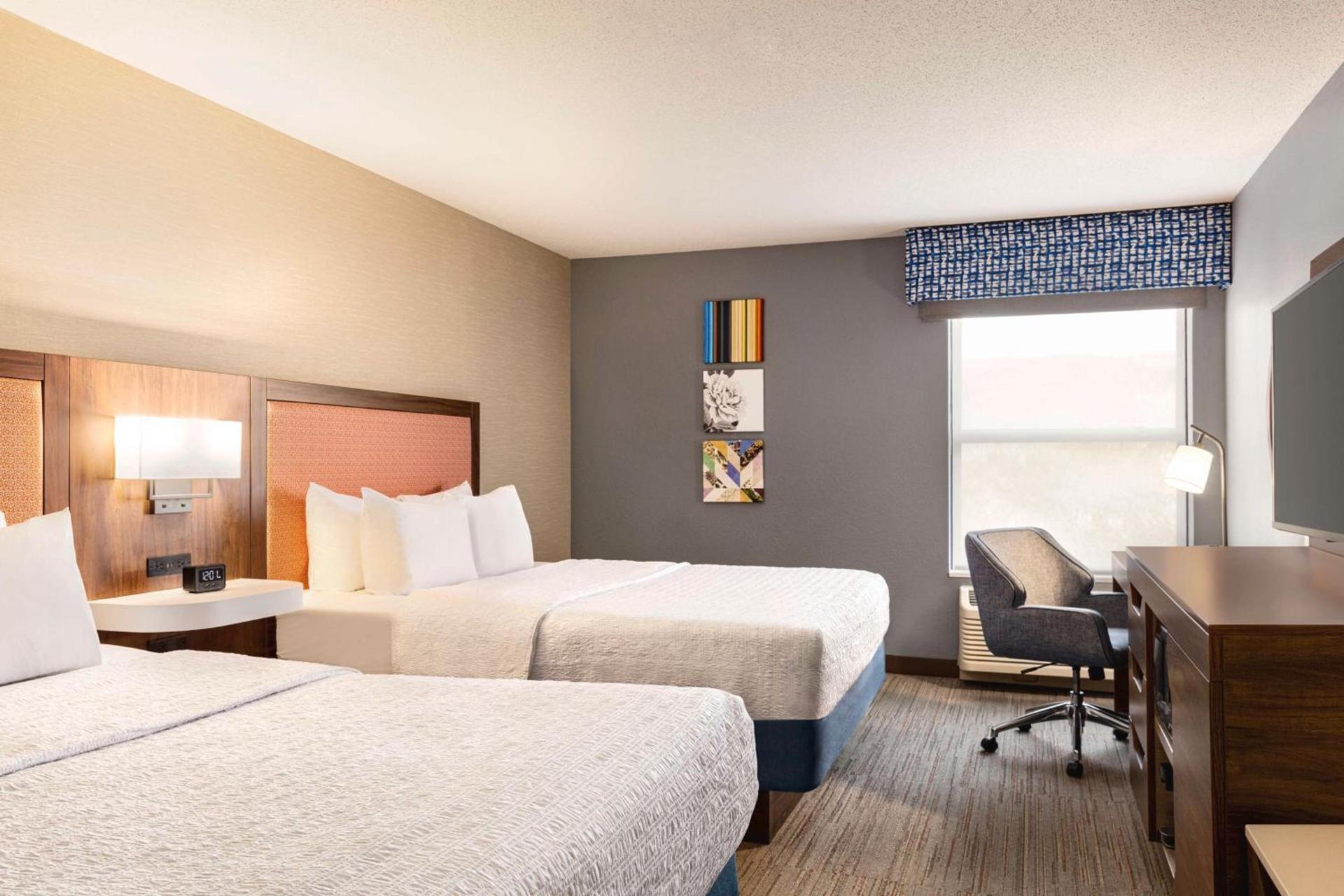 Hampton Inn & Suites Valparaiso photo 22