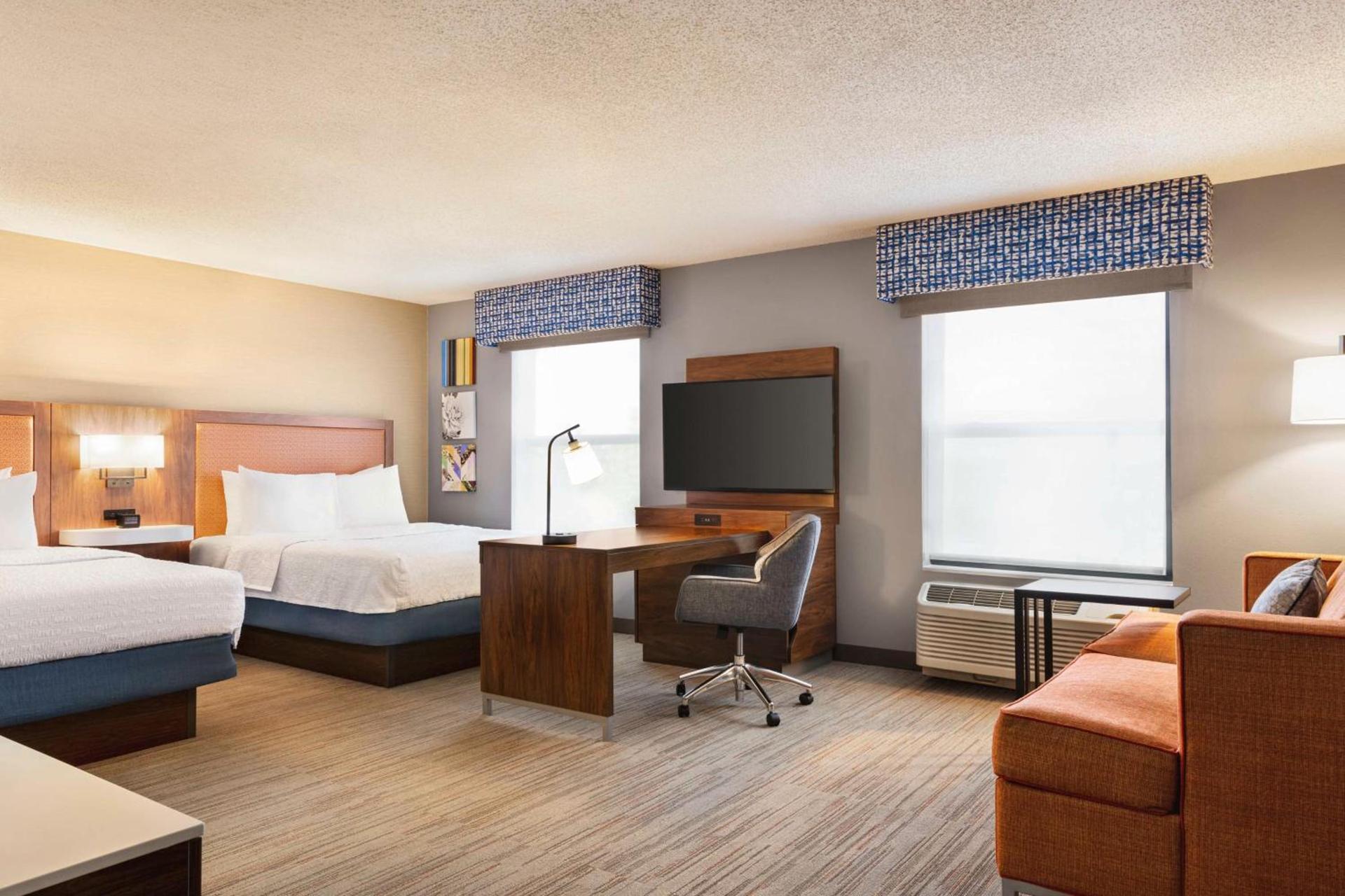 Hampton Inn & Suites Valparaiso photo 25