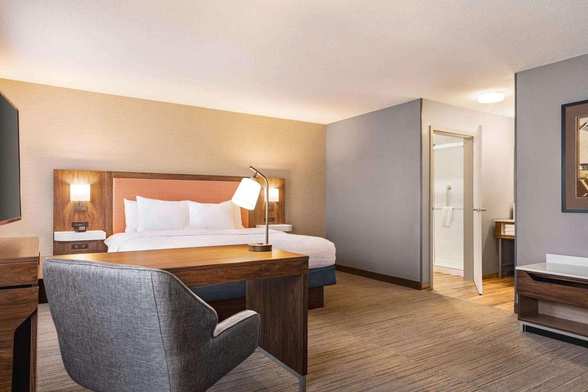 Hampton Inn & Suites Valparaiso photo 30