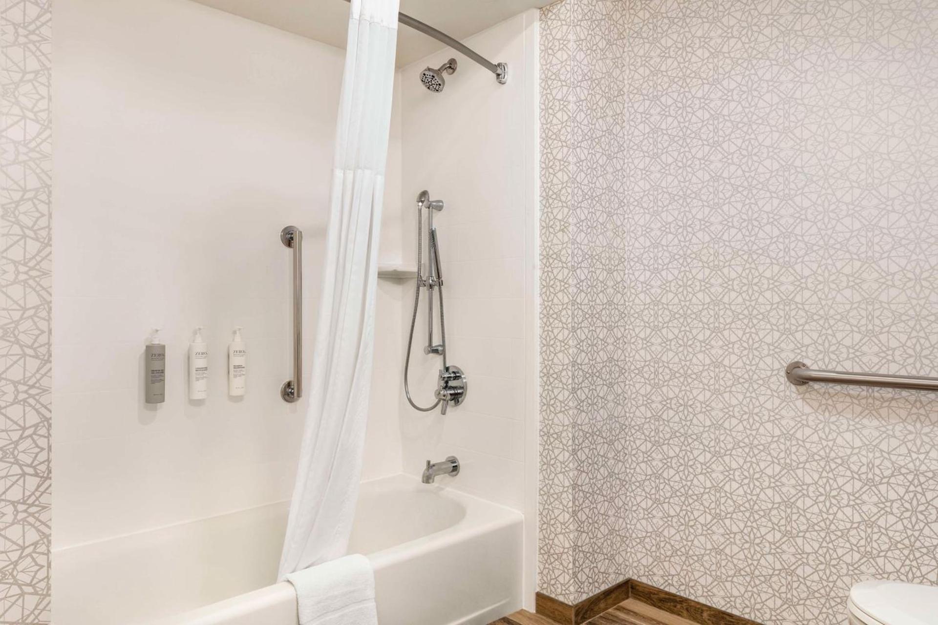 Hampton Inn & Suites Valparaiso photo 32