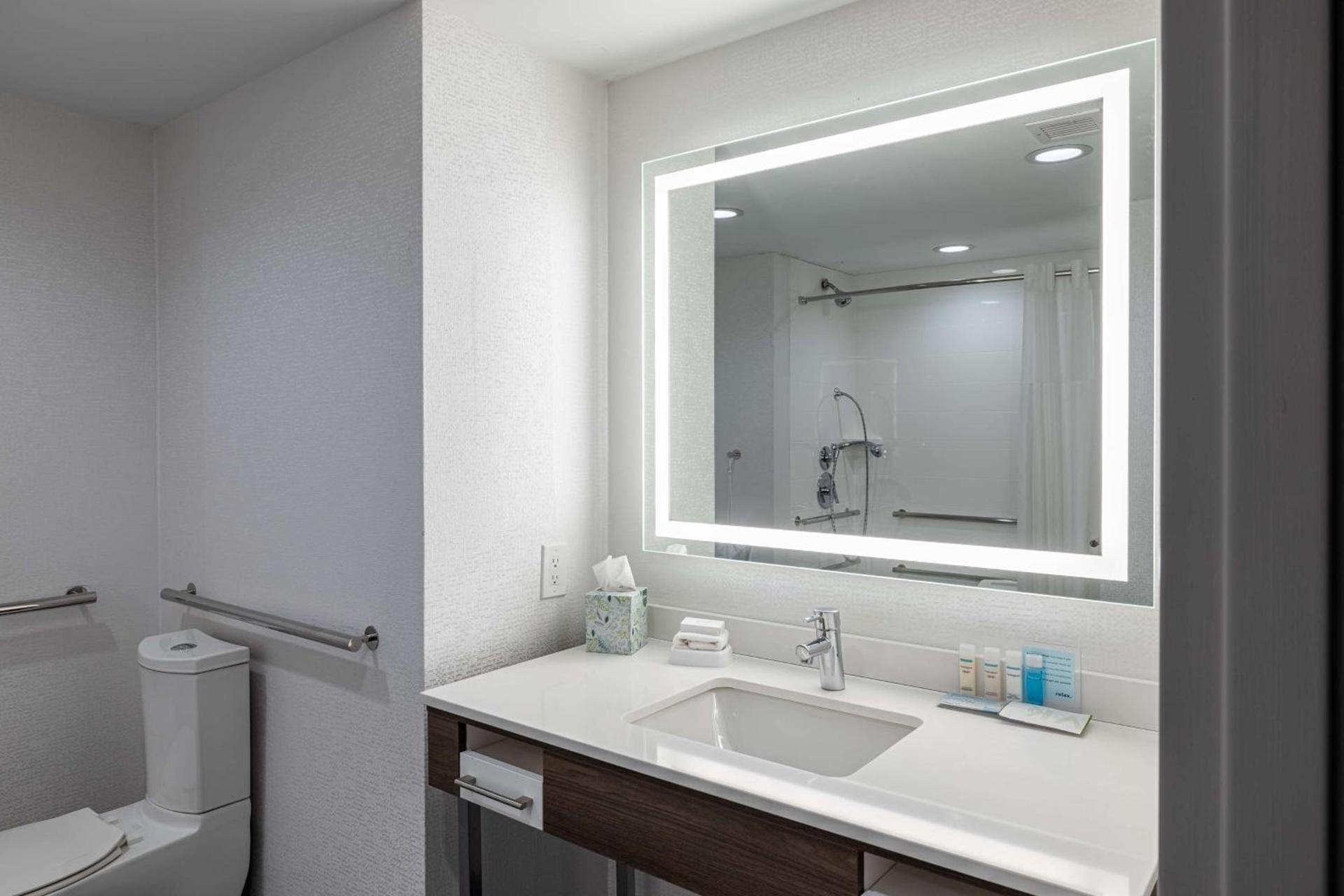 Hampton Inn Knoxville-West At Cedar Bluff photo 16
