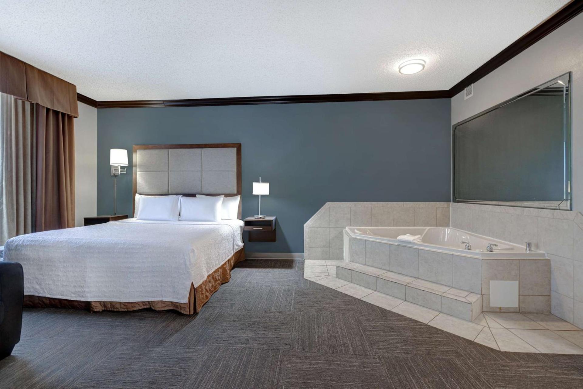 Hampton Inn Victoria photo 25