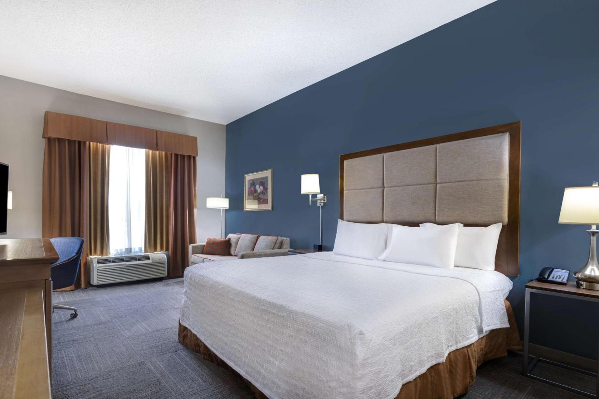 Hampton Inn Victoria photo 39