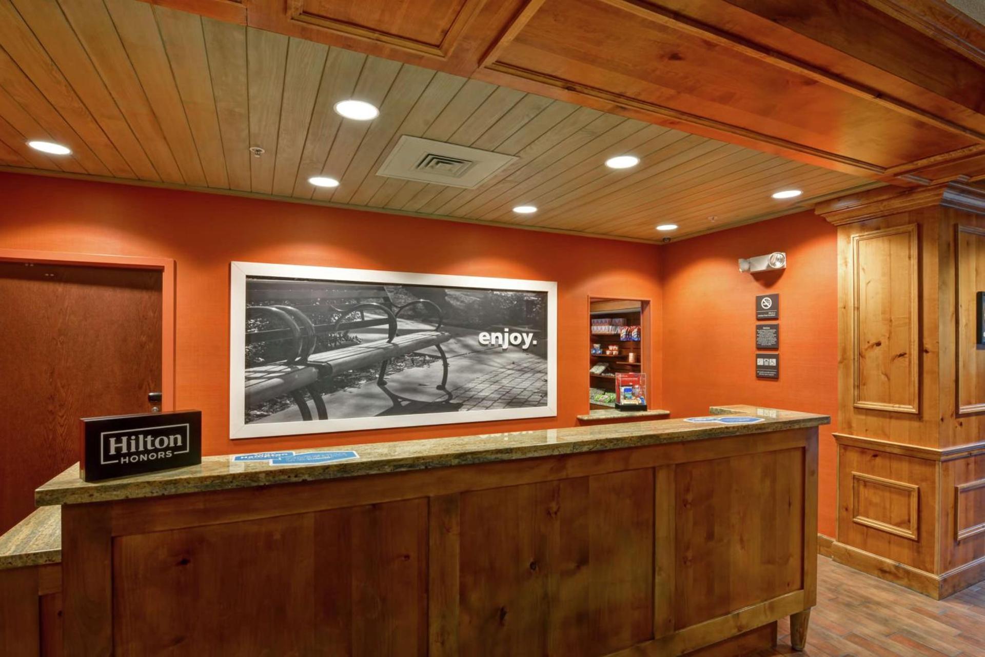 Hampton Inn and Suites New Hartford/Utica photo 10