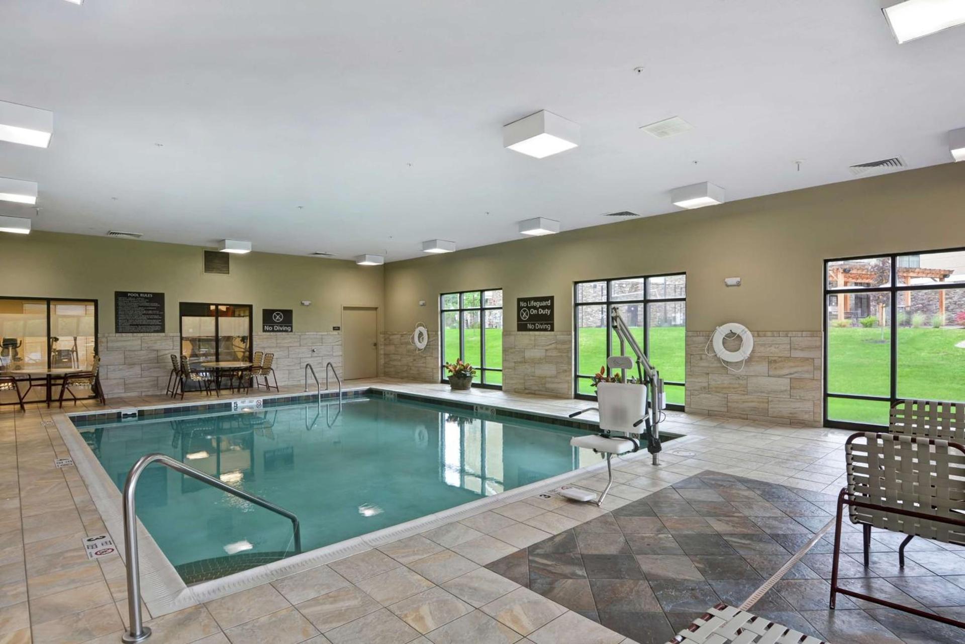 Hampton Inn and Suites New Hartford/Utica photo 14