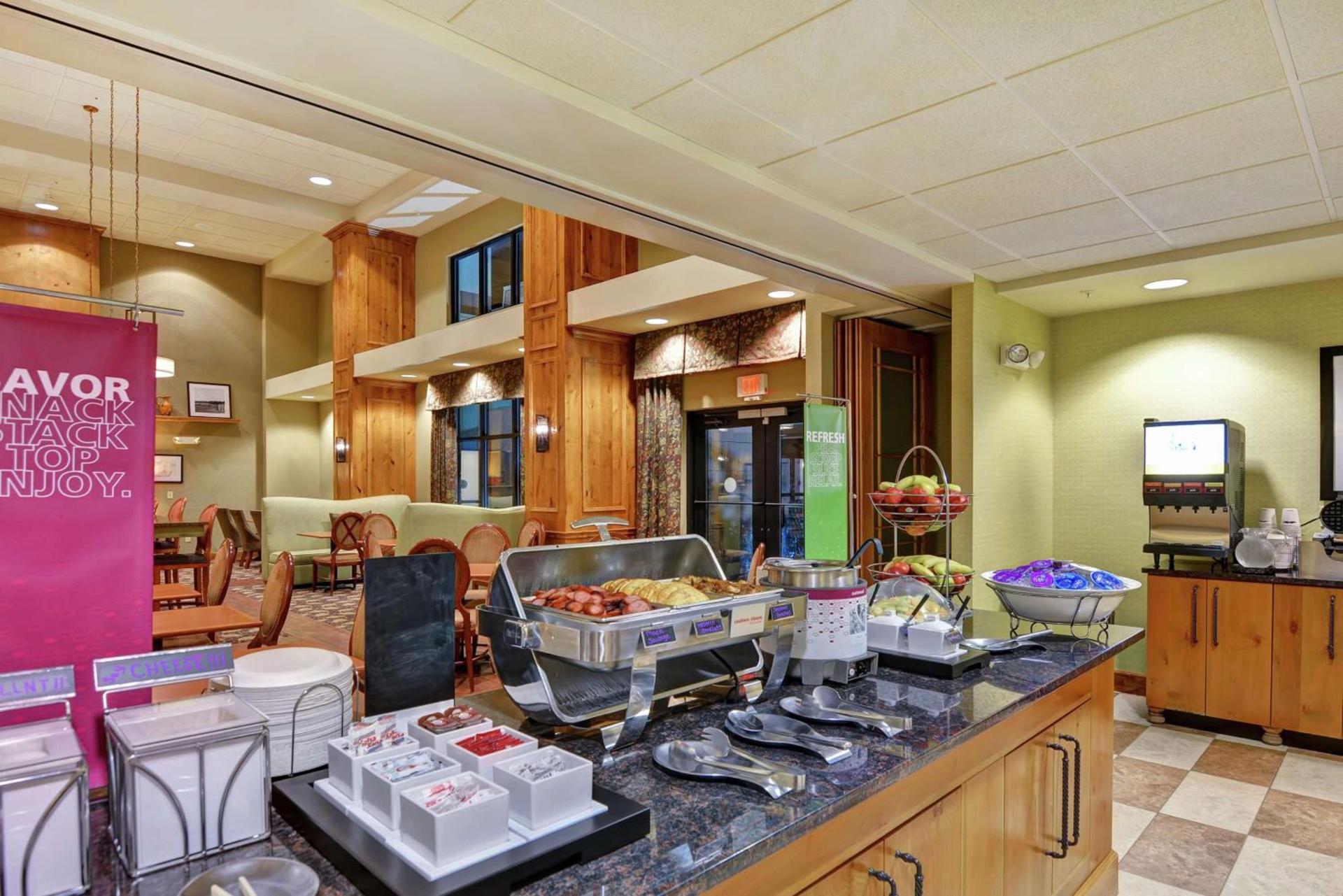 Hampton Inn and Suites New Hartford/Utica photo 18