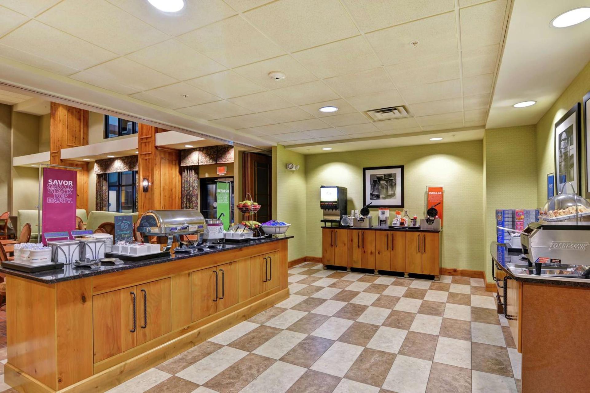 Hampton Inn and Suites New Hartford/Utica photo 16