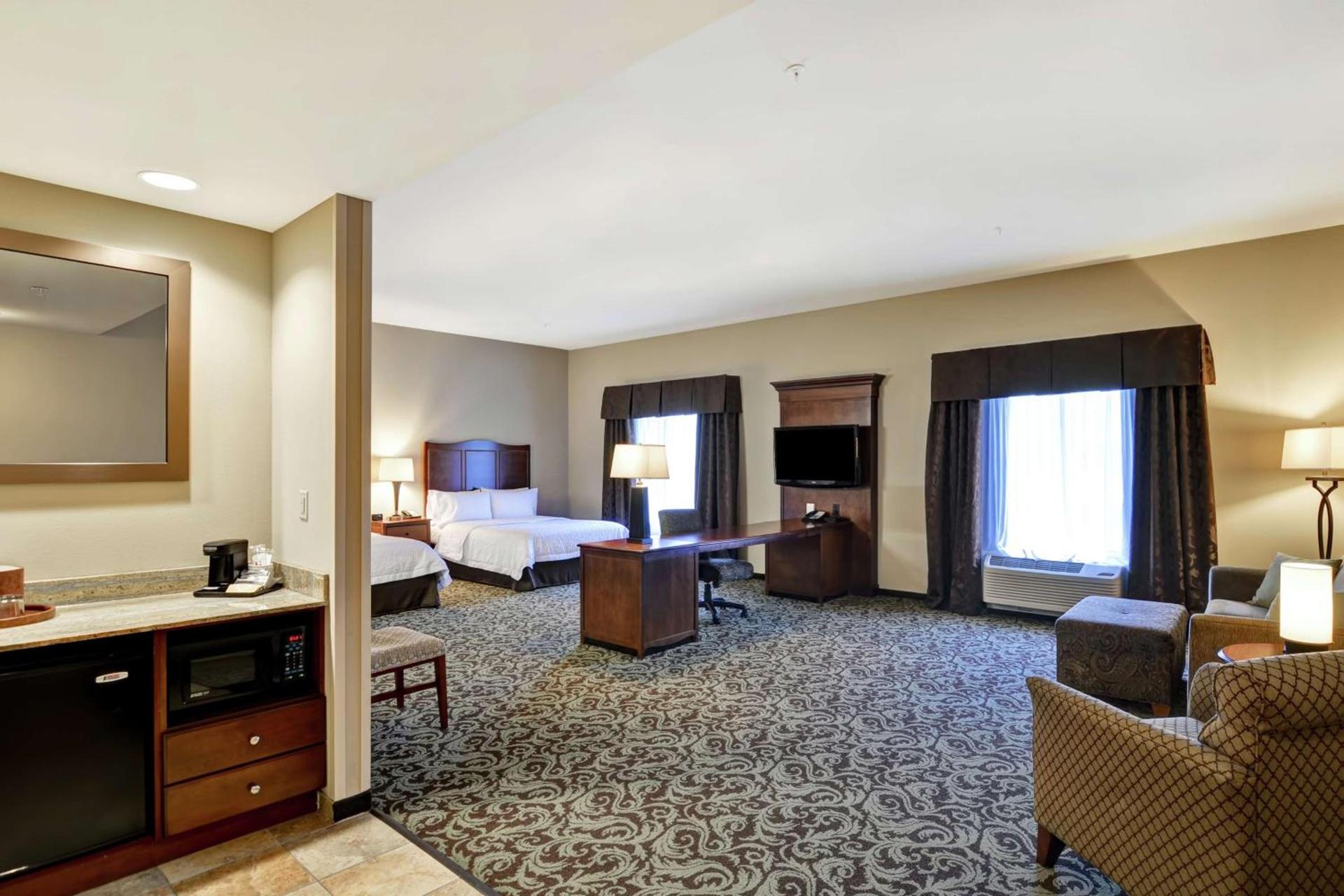 Hampton Inn and Suites New Hartford/Utica photo 28
