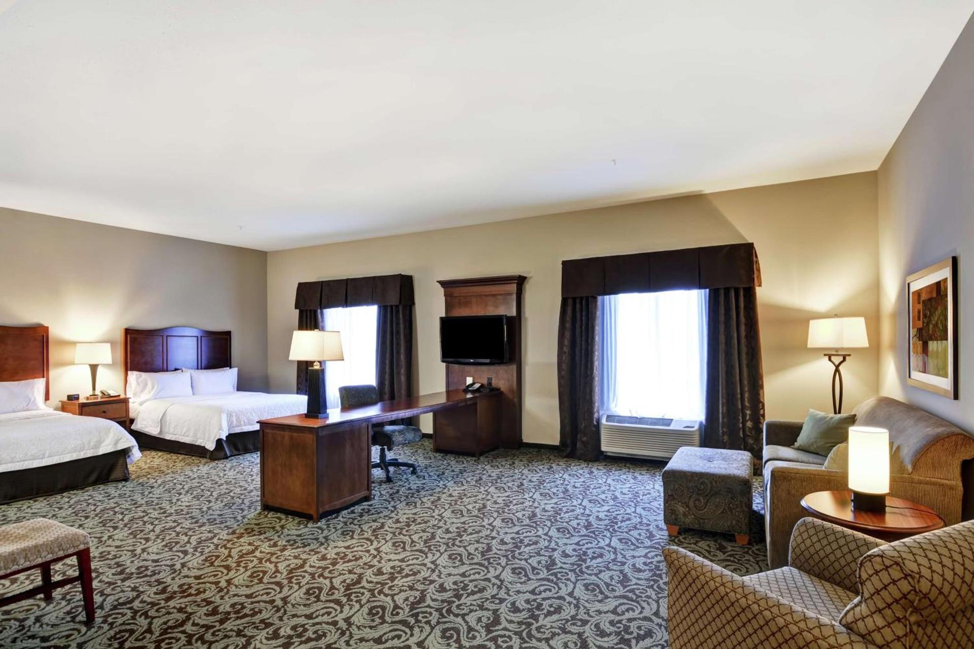 Hampton Inn and Suites New Hartford/Utica photo 35