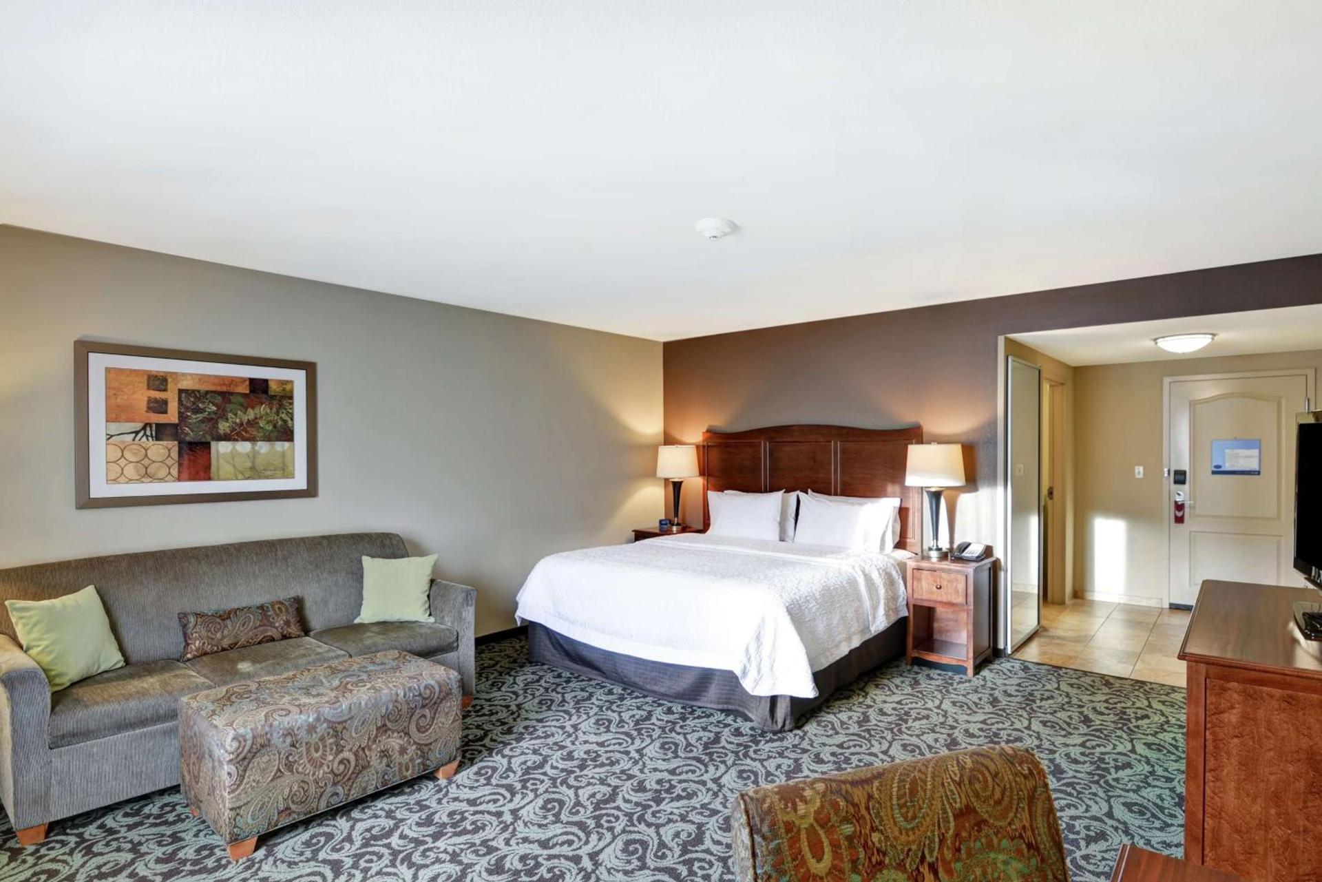 Hampton Inn and Suites New Hartford/Utica photo 43