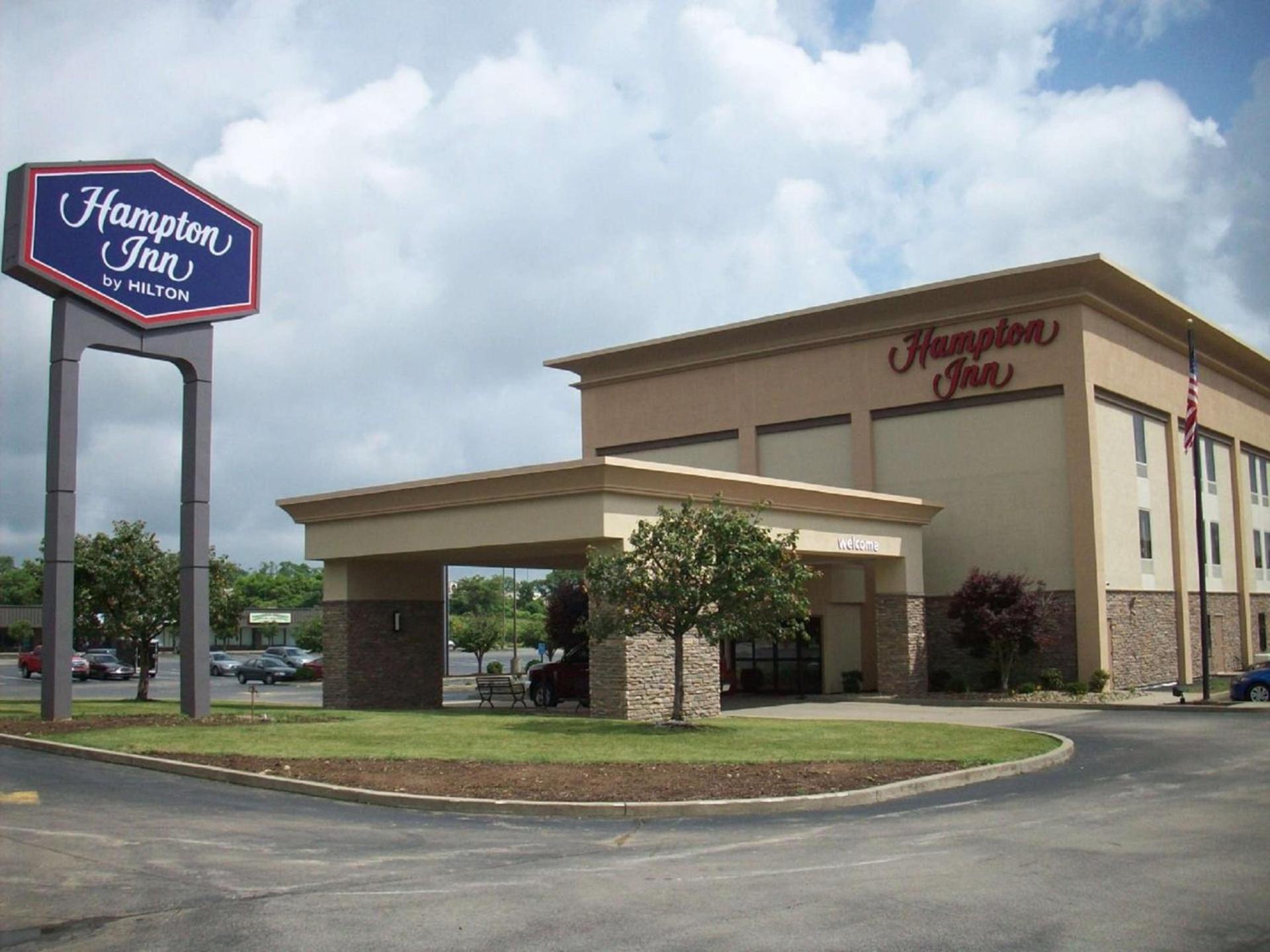 Hampton Inn Uniontown photo 2
