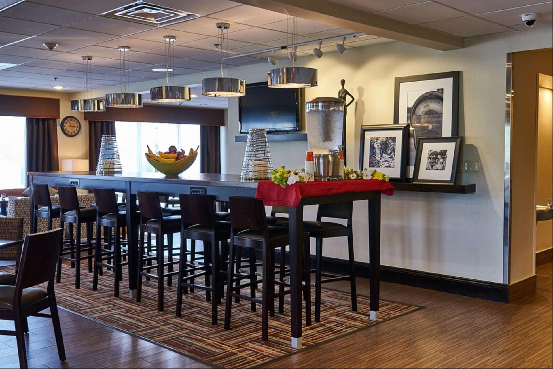Hampton Inn Uniontown photo 9