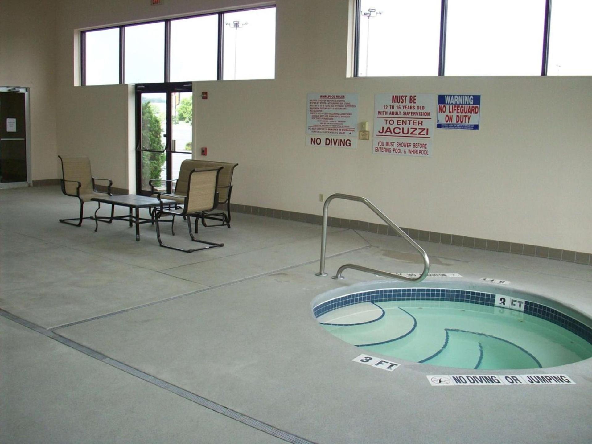 Hampton Inn Uniontown photo 11