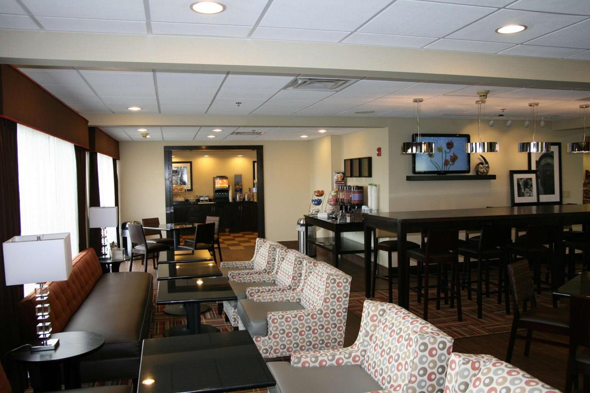 Hampton Inn Uniontown photo 13