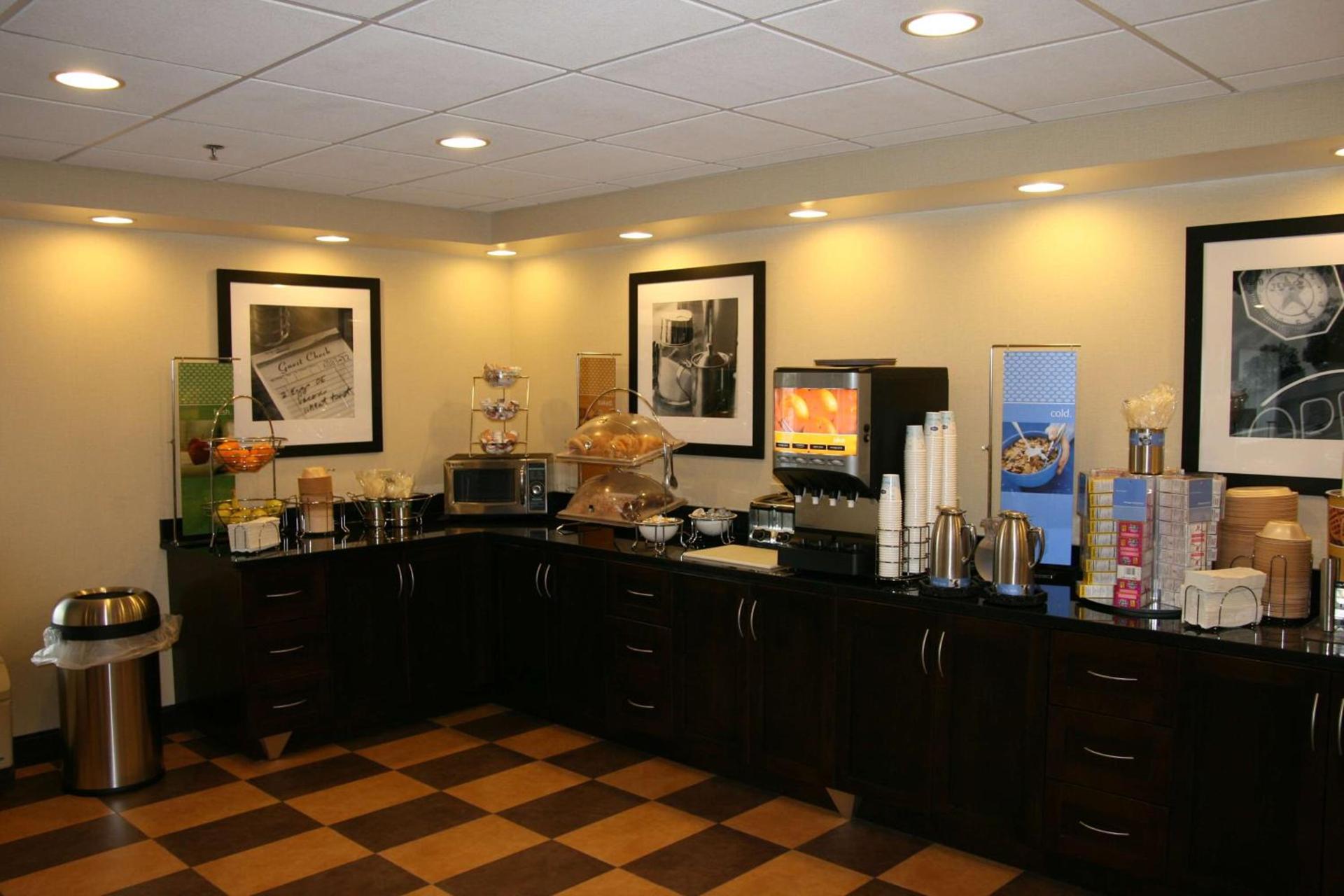Hampton Inn Uniontown photo 14