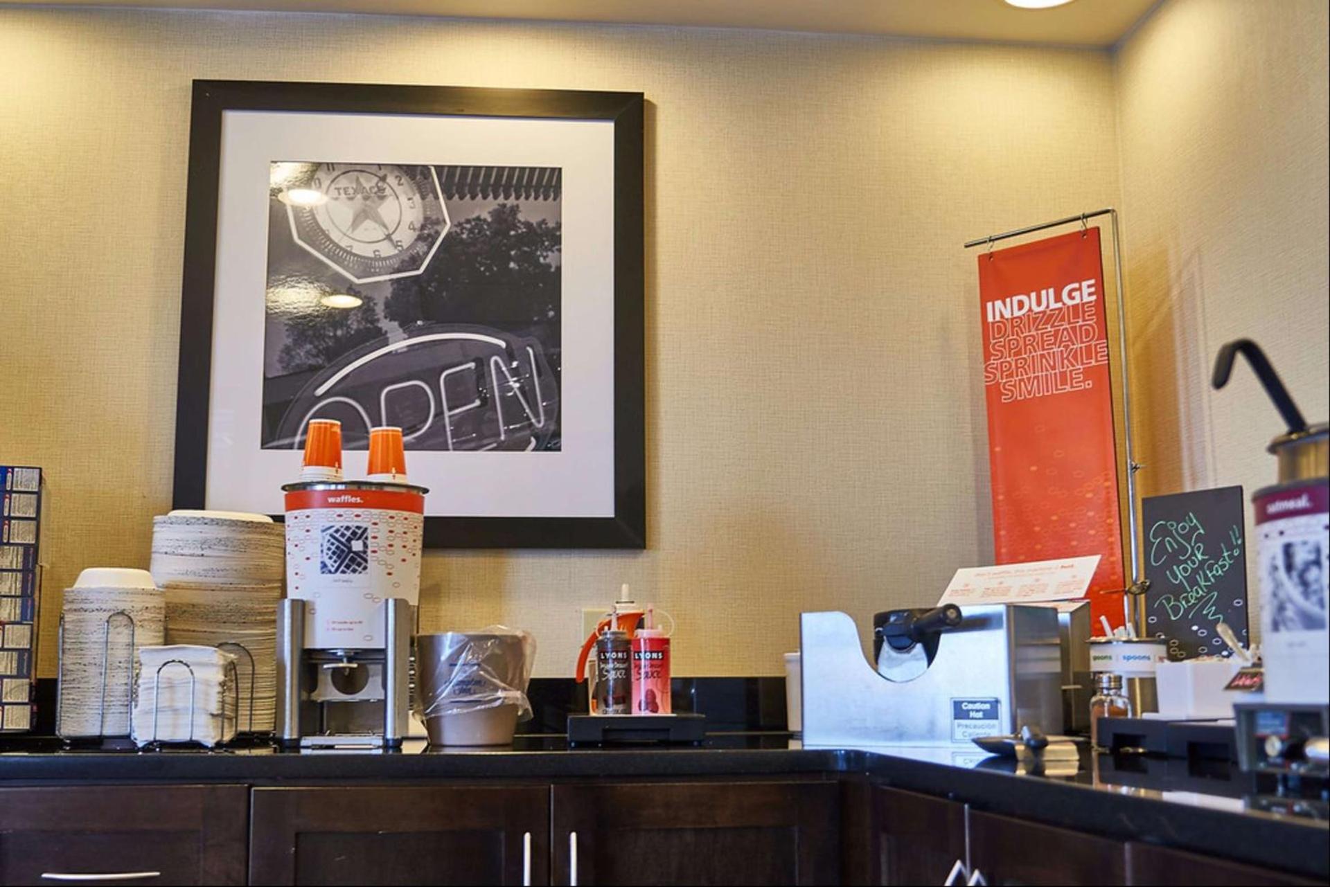 Hampton Inn Uniontown photo 21
