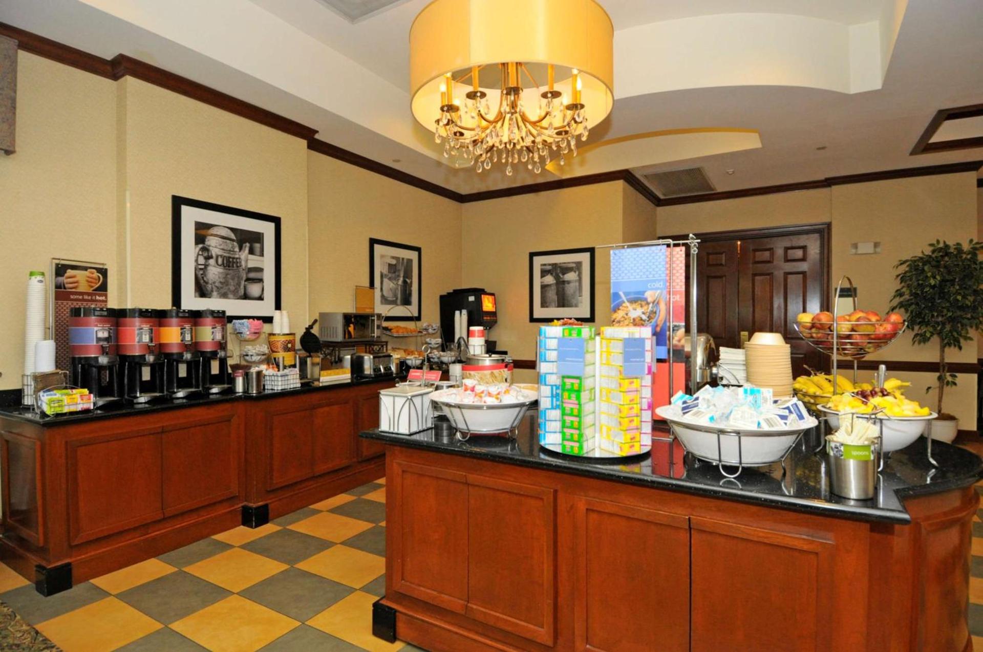 Hampton Inn Alexandria/Old Town photo 11