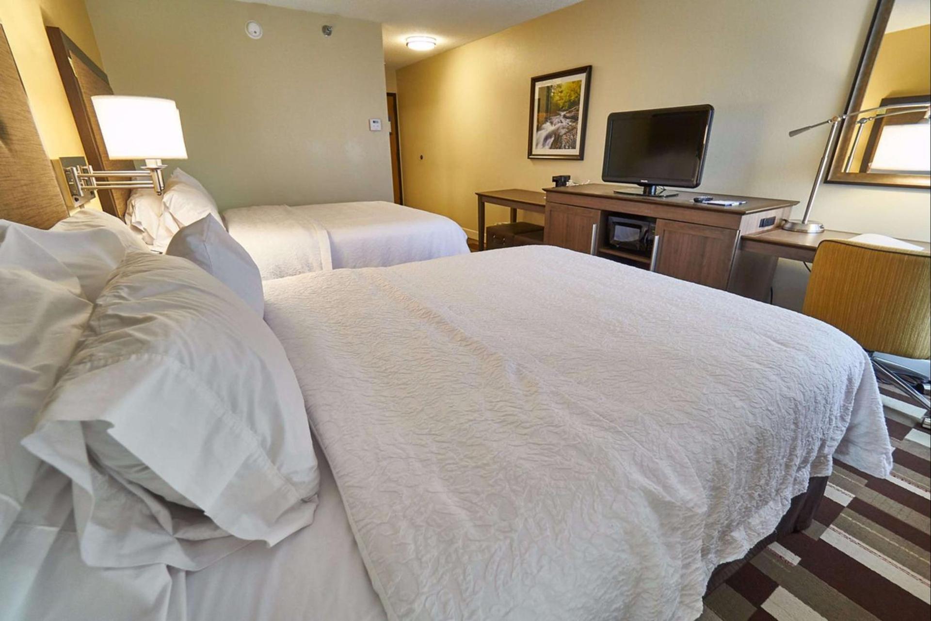 Hampton Inn Uniontown photo 29