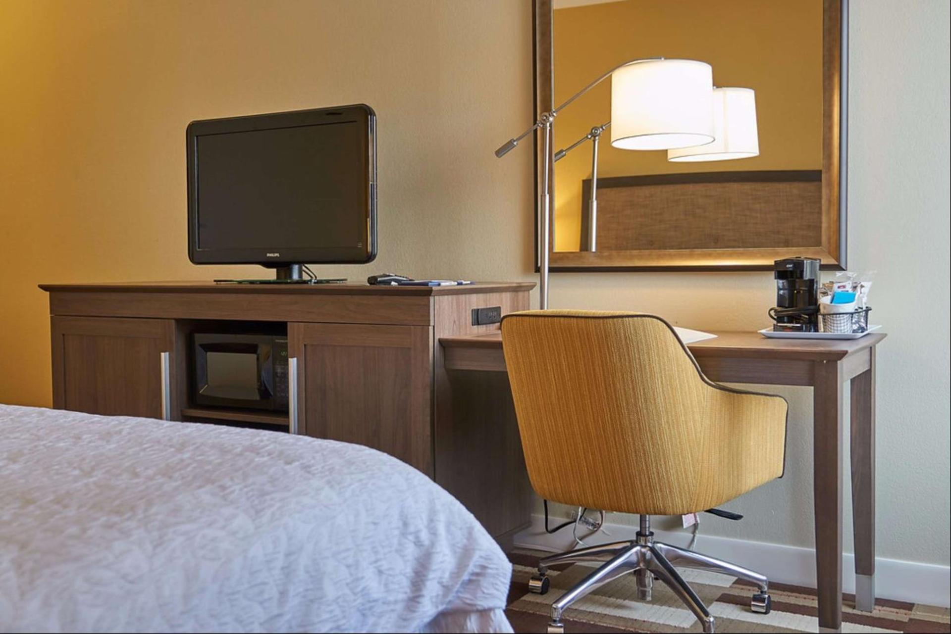Hampton Inn Uniontown photo 32