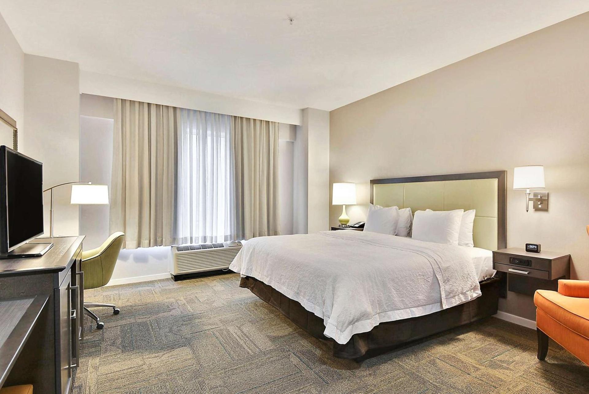 Hampton Inn Alexandria/Old Town photo 26