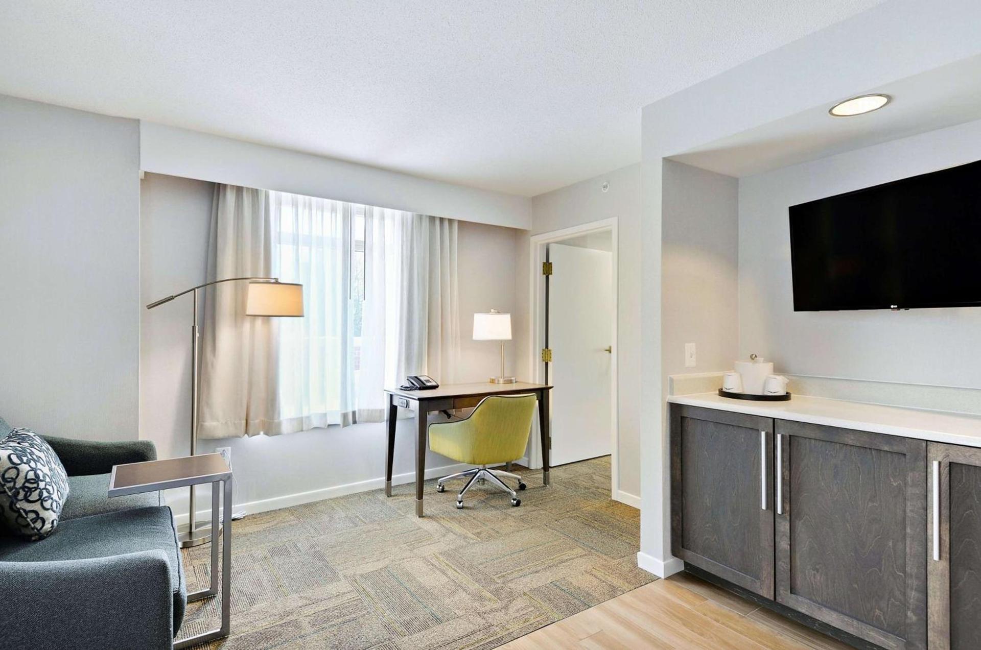 Hampton Inn Alexandria/Old Town photo 30