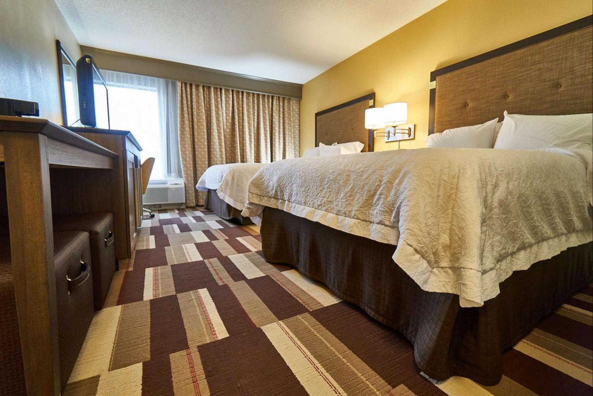 Hampton Inn Uniontown photo 40