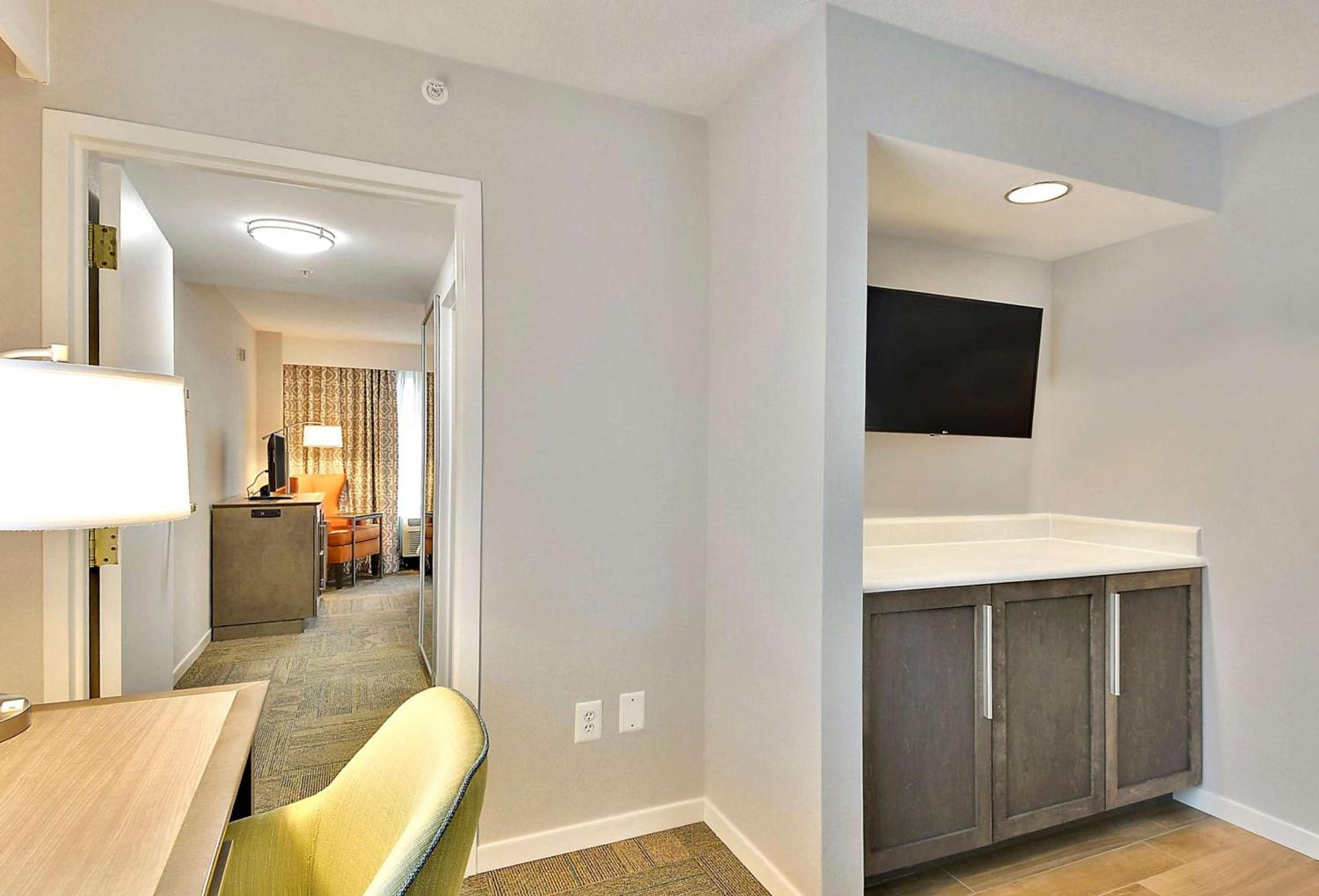 Hampton Inn Alexandria/Old Town photo 36