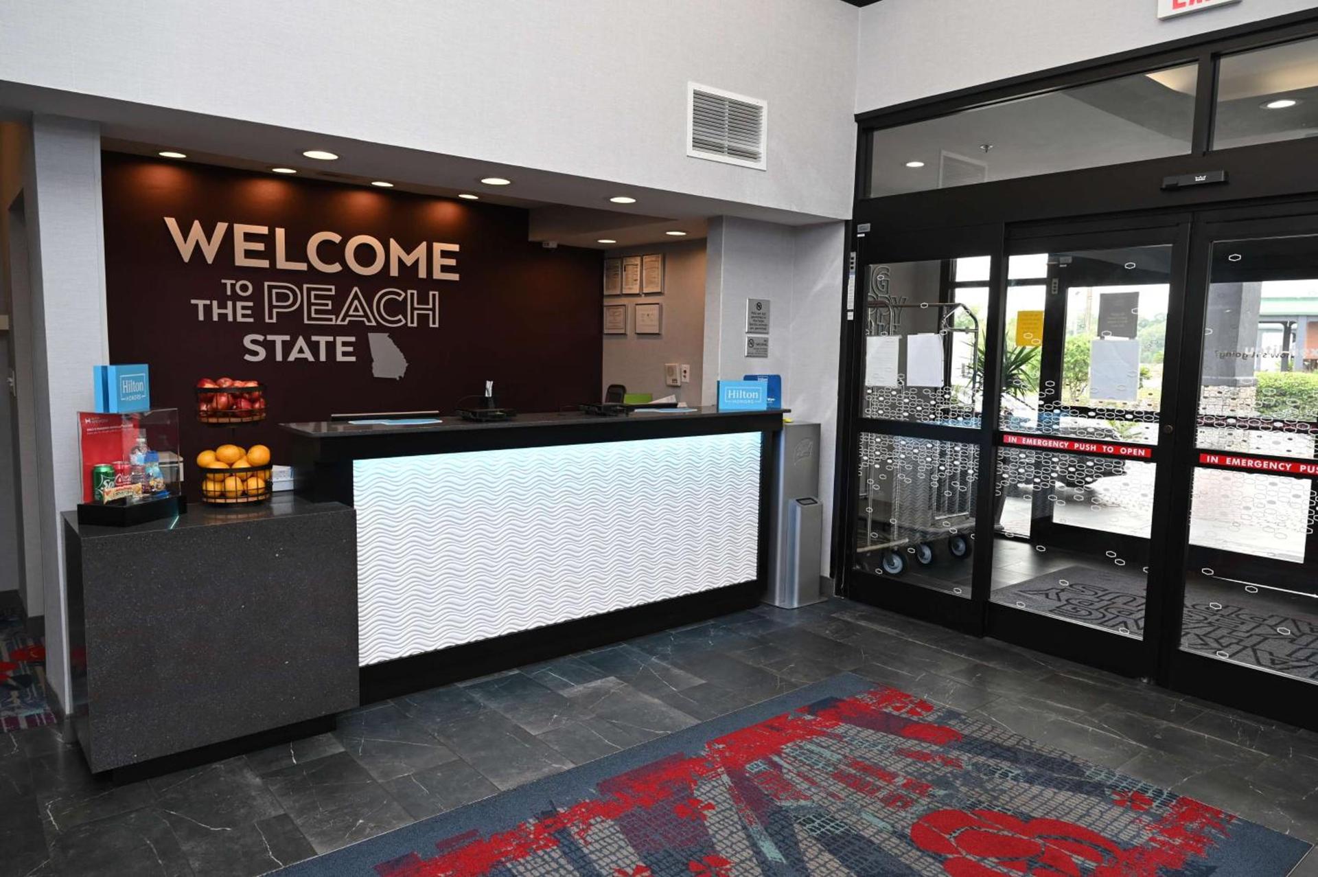 Hampton Inn Valdosta/Lake Park Area photo 18