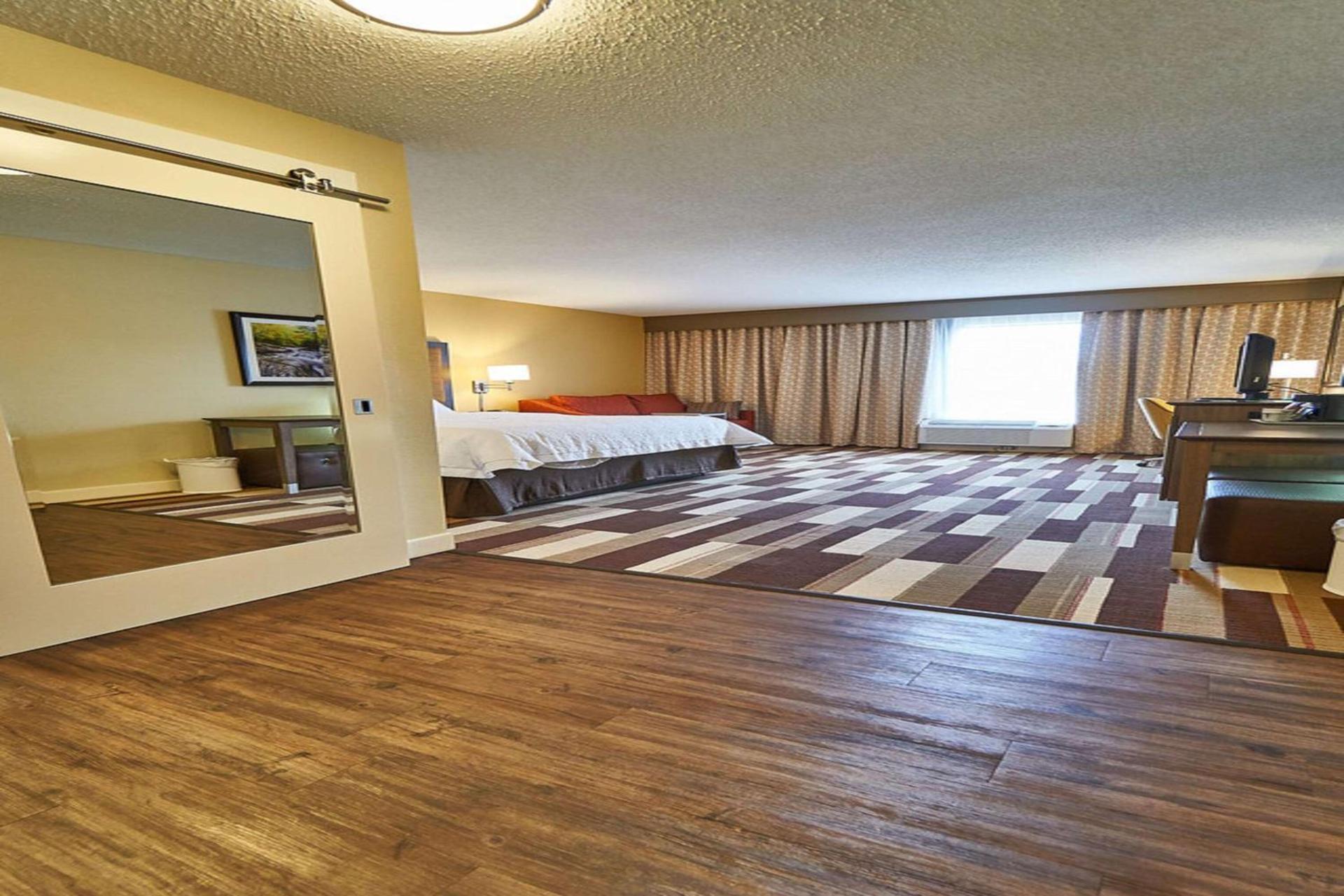 Hampton Inn Uniontown photo 43