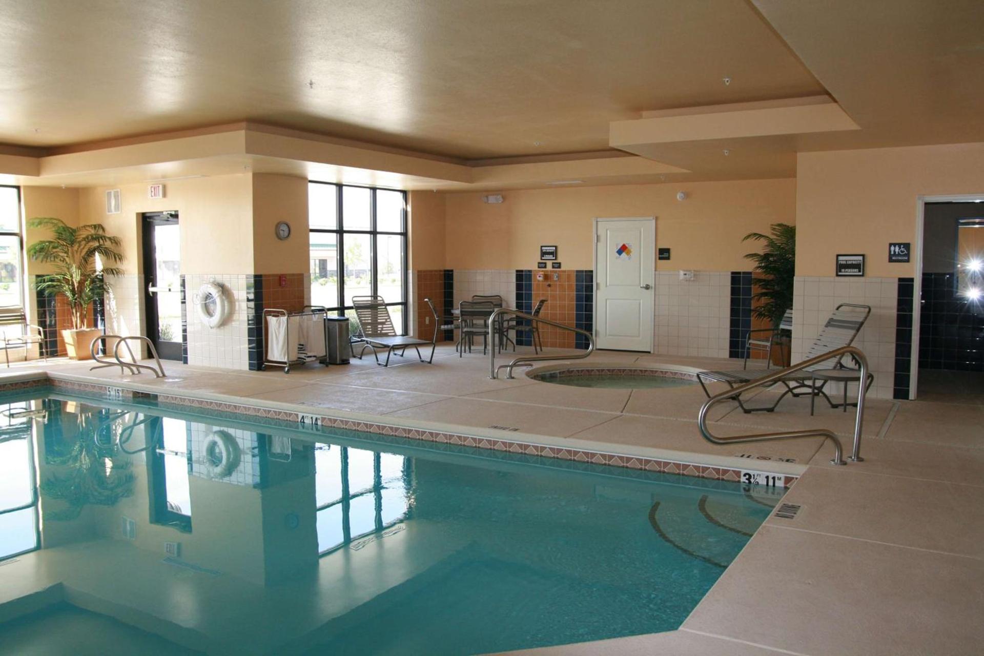Hampton Inn Denver Northeast-Brighton photo 2
