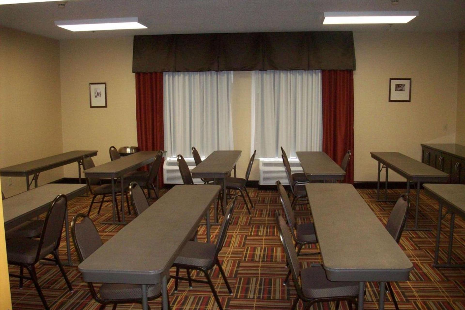 Hampton Inn Uniontown photo 55