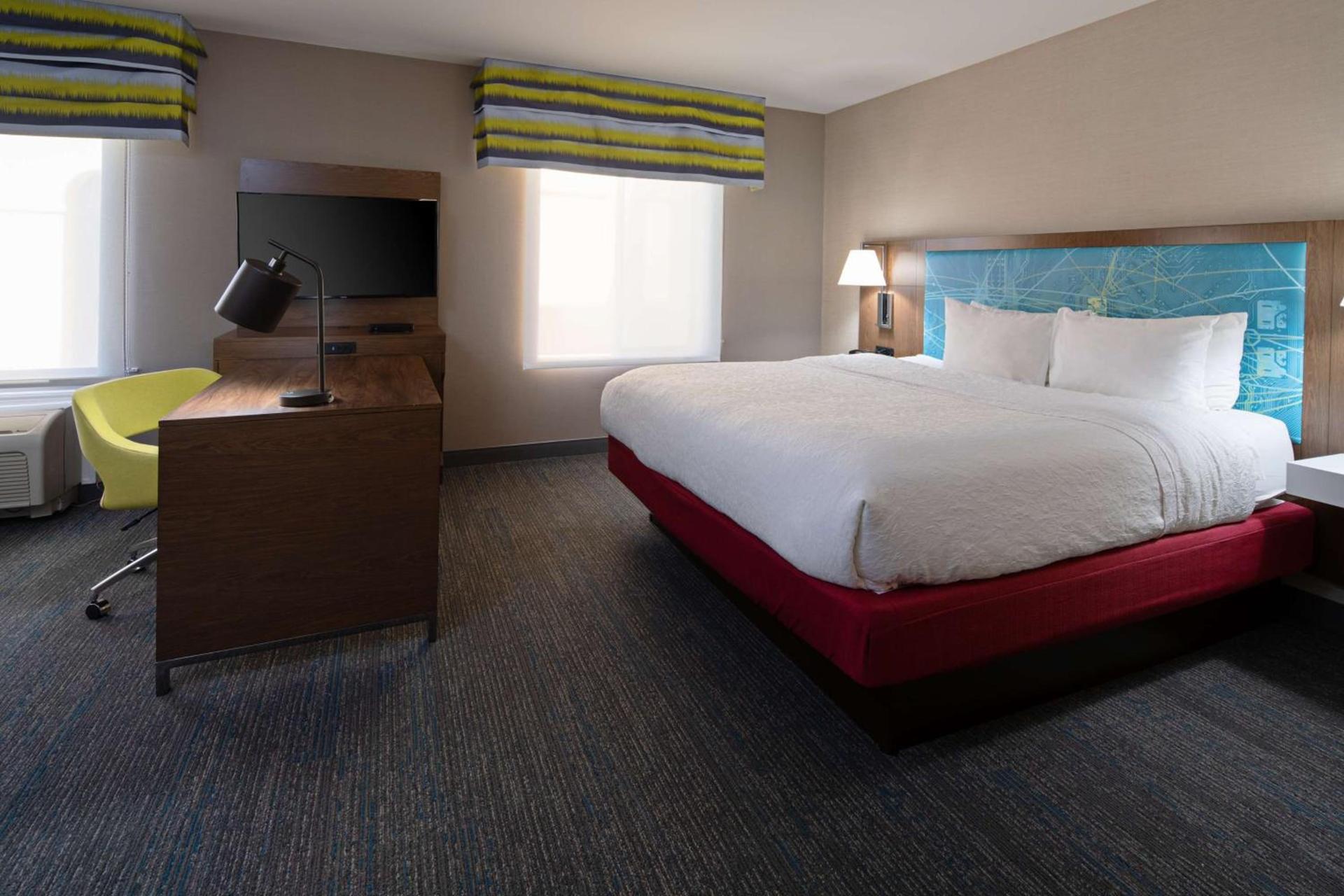 Hampton Inn Visalia photo 19