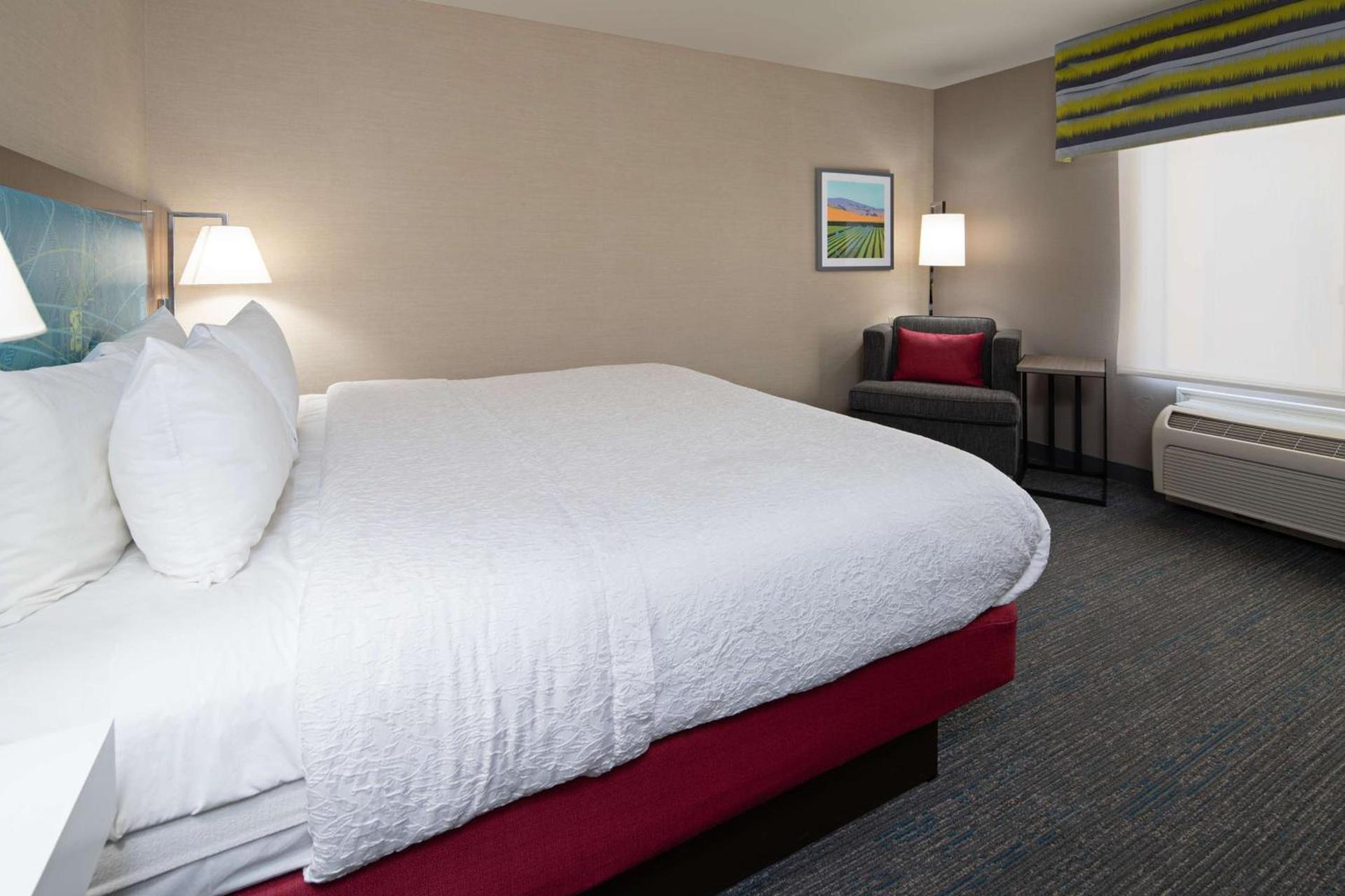 Hampton Inn Visalia photo 22