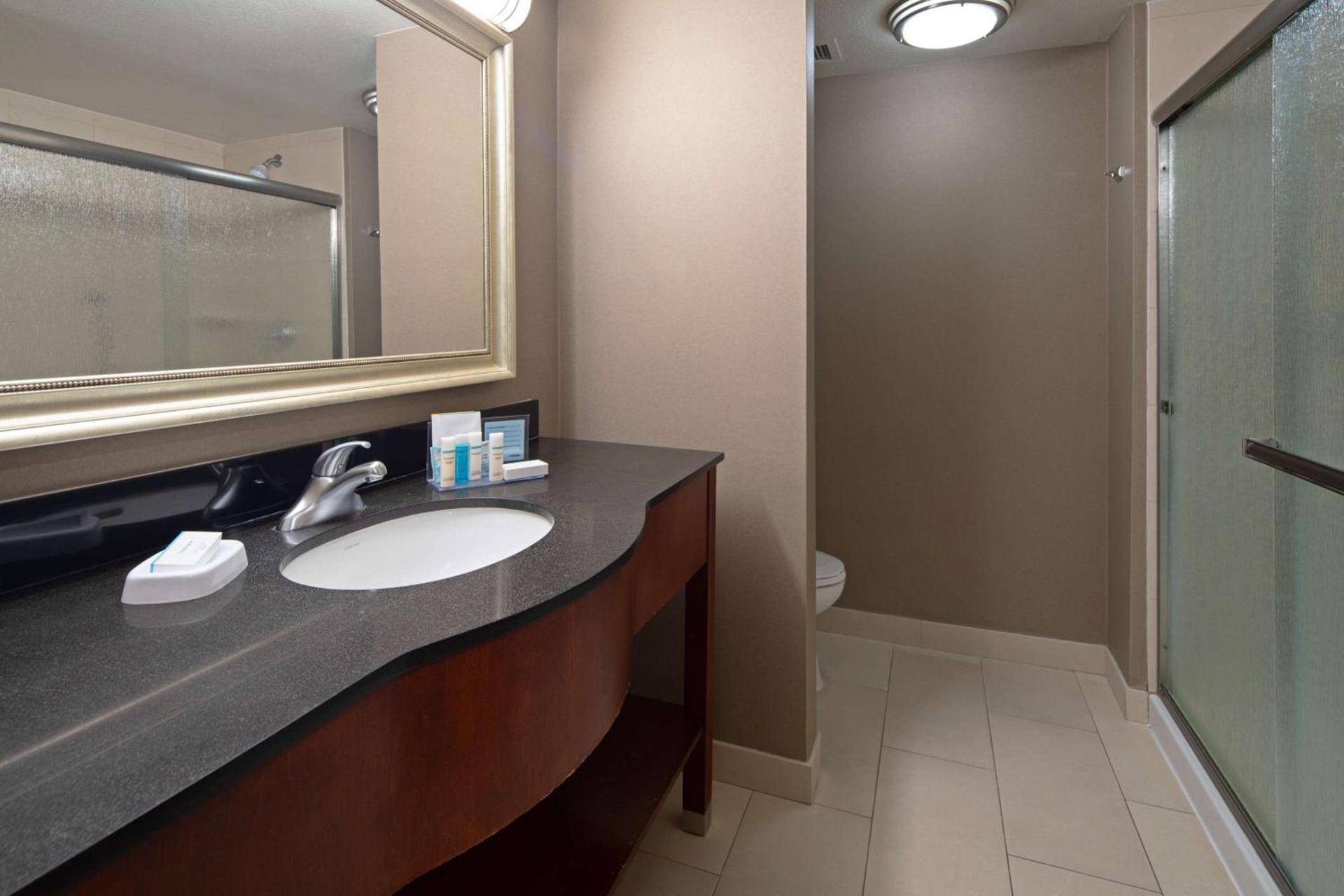 Hampton Inn Visalia photo 25