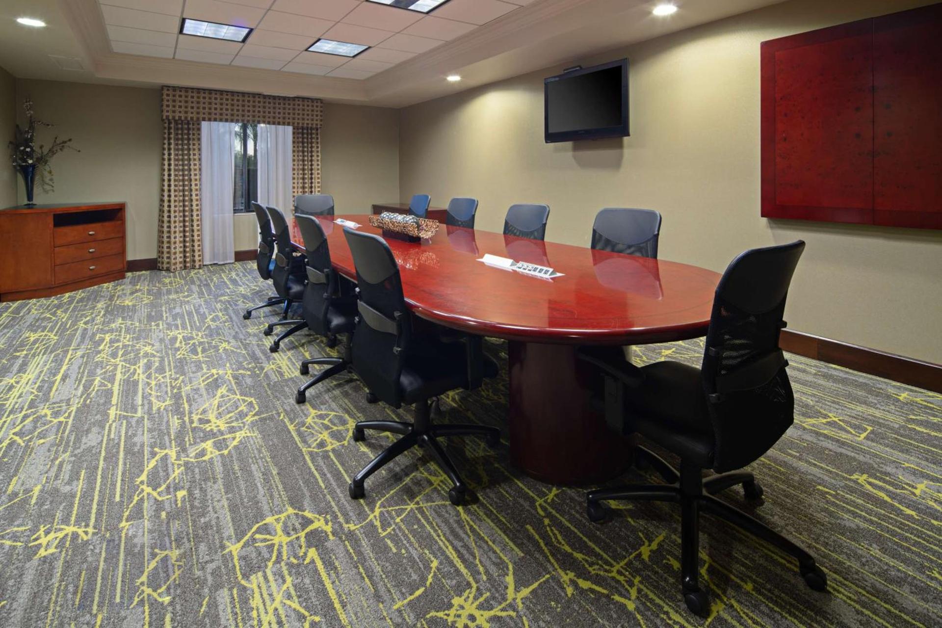 Hampton Inn Visalia photo 31