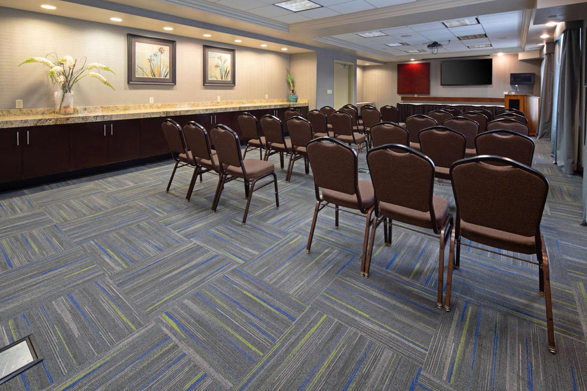 Hampton Inn Visalia photo 29