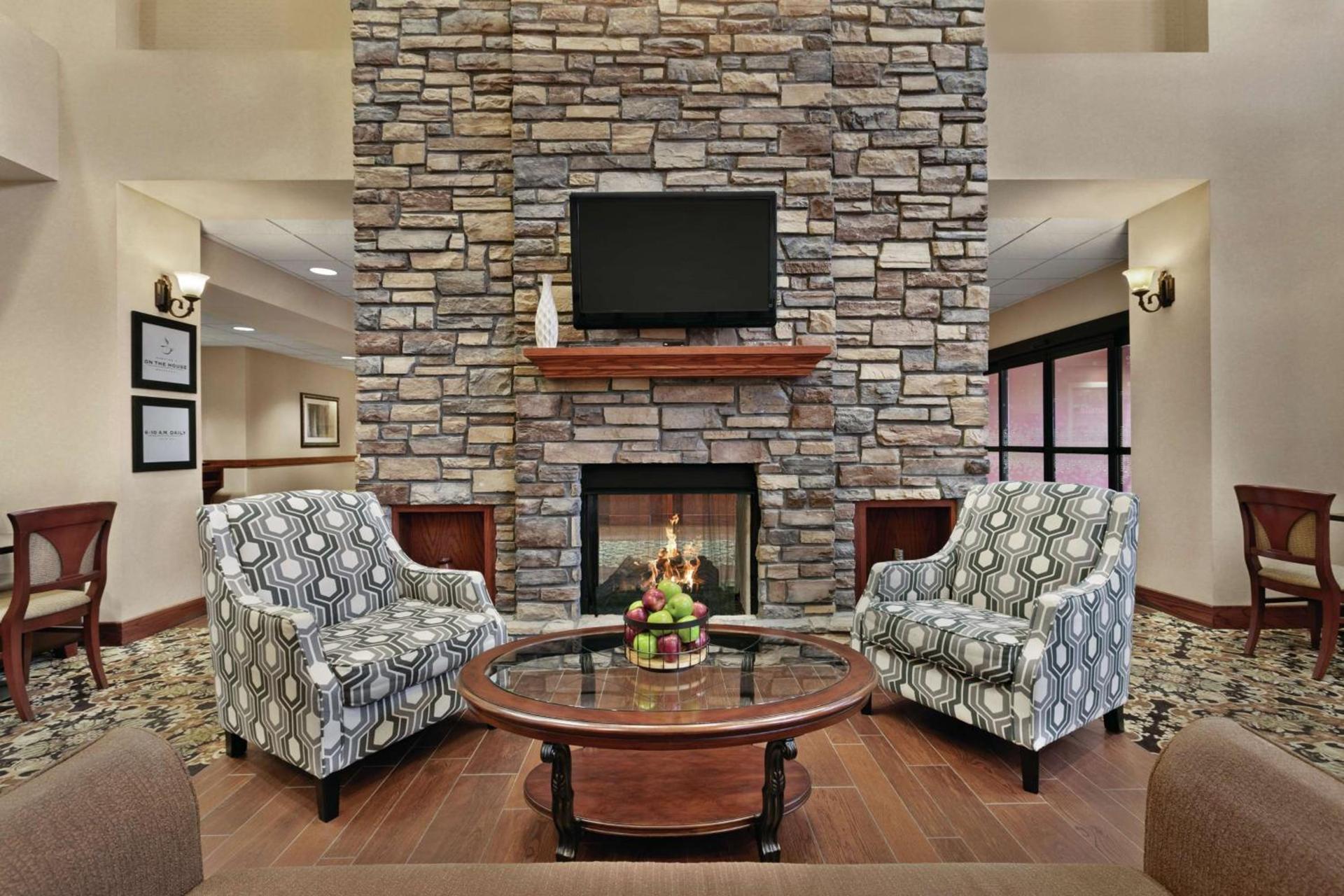 Hampton Inn & Suites Enid photo 4