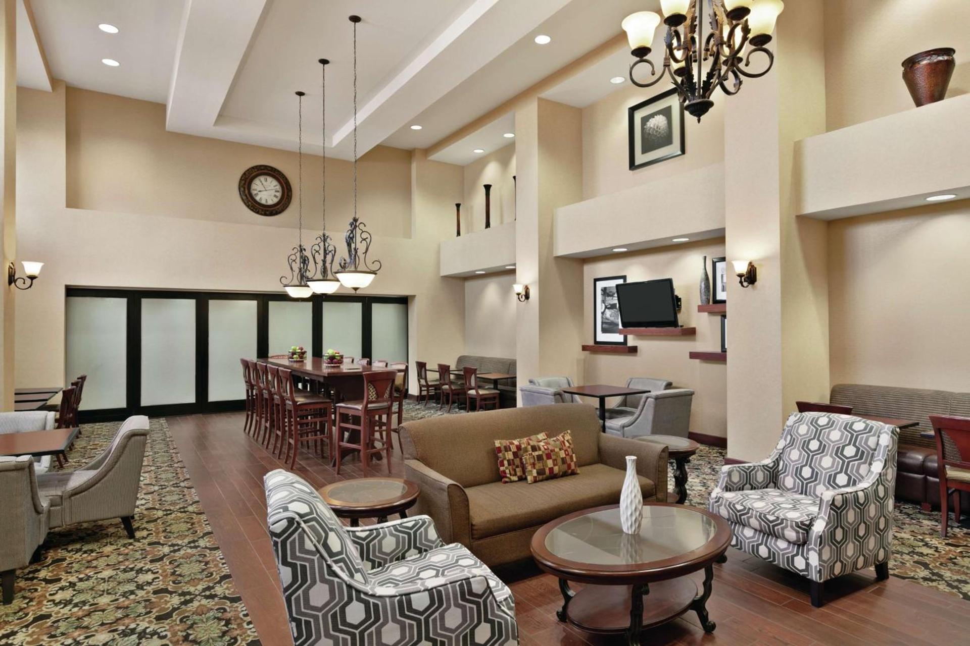 Hampton Inn & Suites Enid photo 5